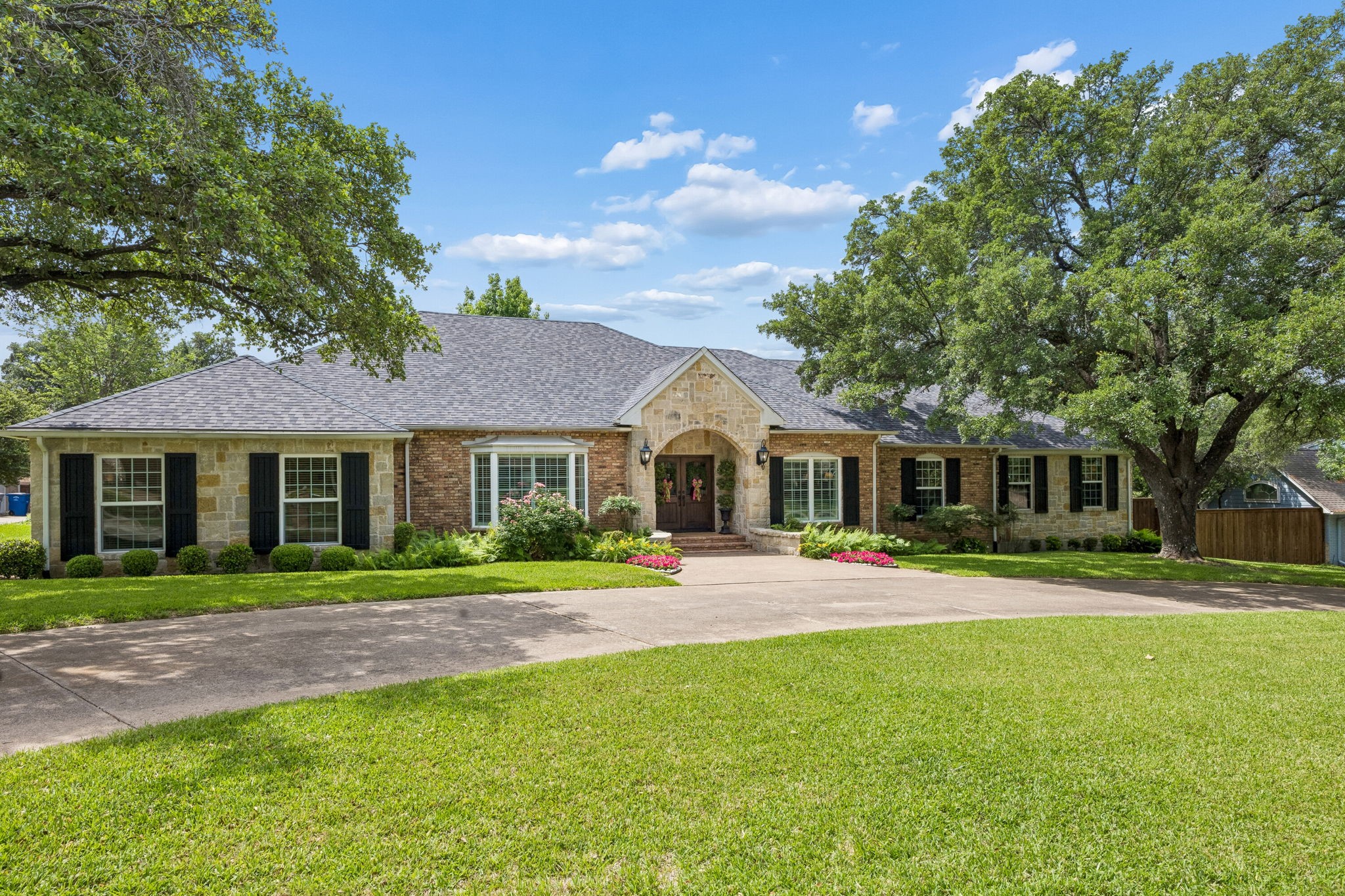 6828 Meadowcreek Drive Dallas TX 75254