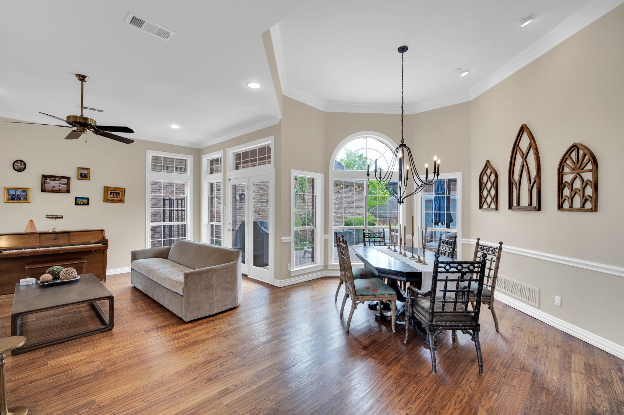 759 Village Green Drive Desoto TX 75115