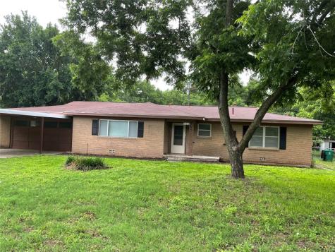 585 N Lydia Street Stephenville TX 76401