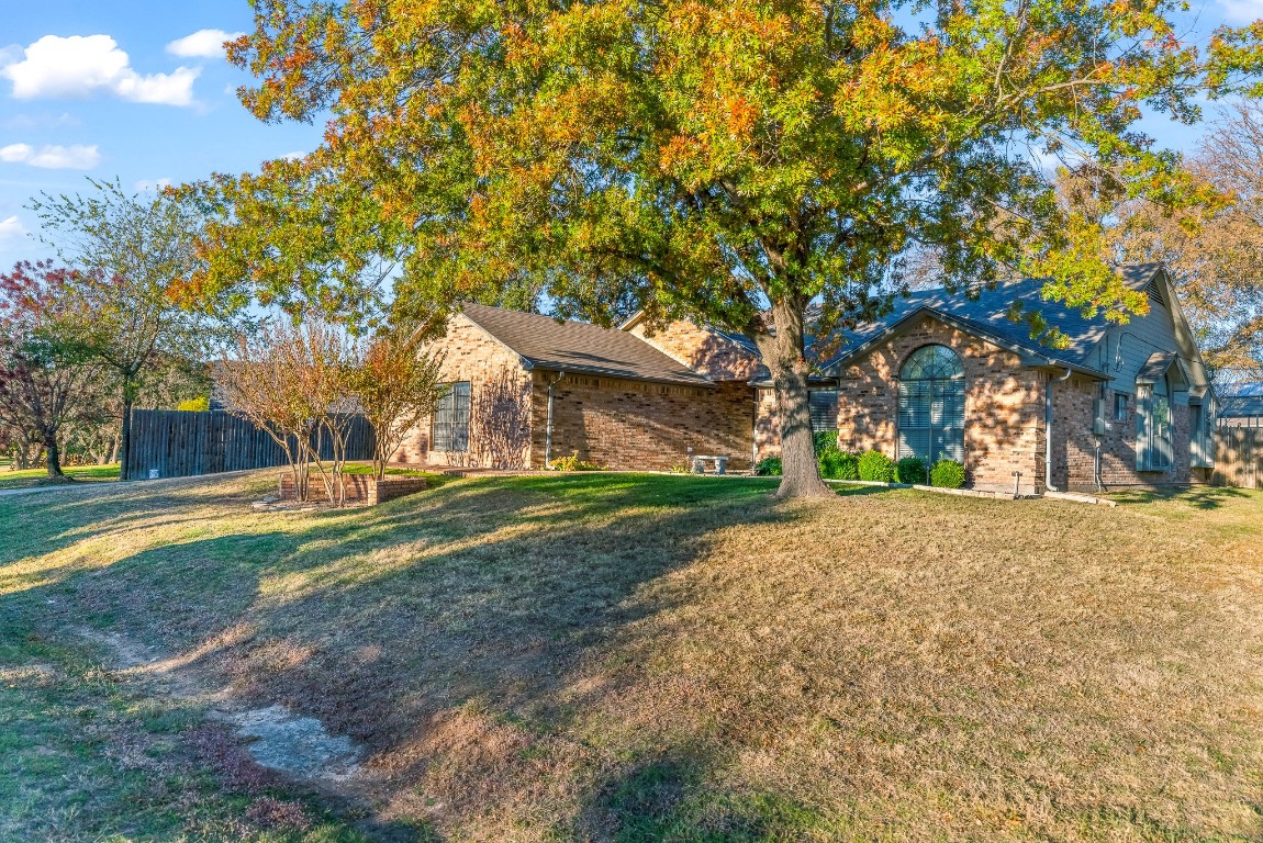 320 Sunrise Drive Granbury TX 76049