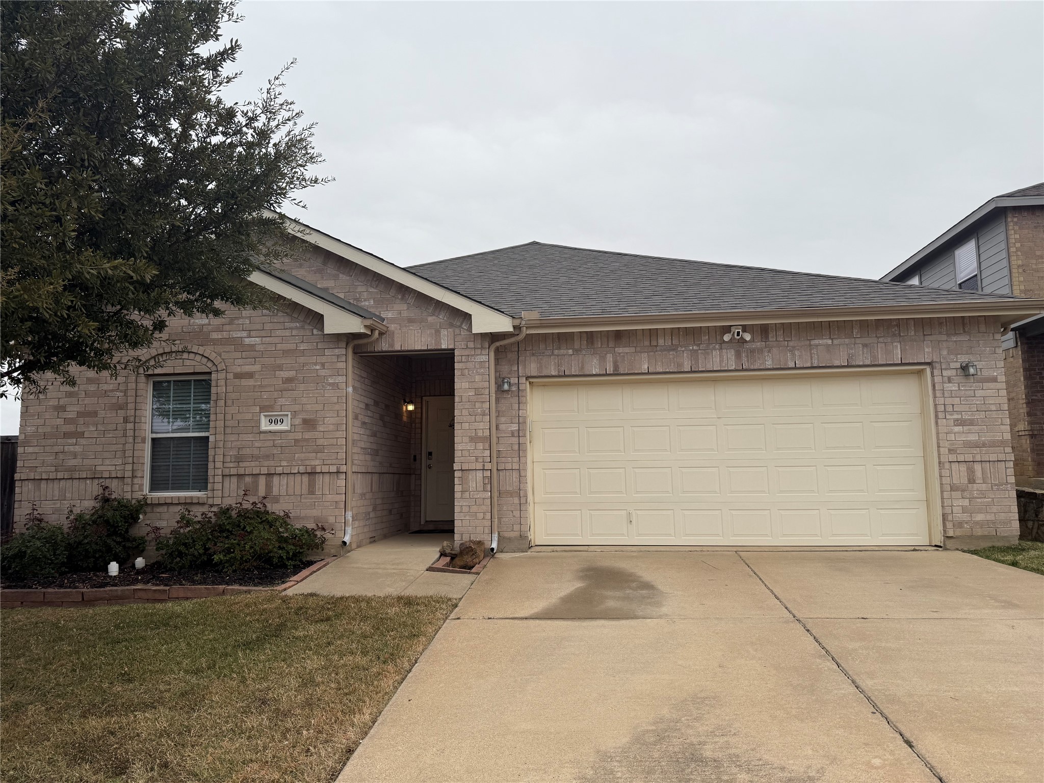 909 Bee Creek Lane Fort Worth TX 76120