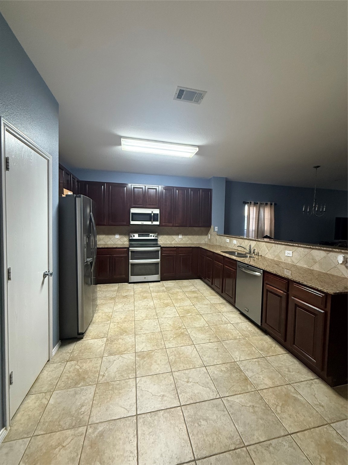 909 Bee Creek Lane Fort Worth TX 76120