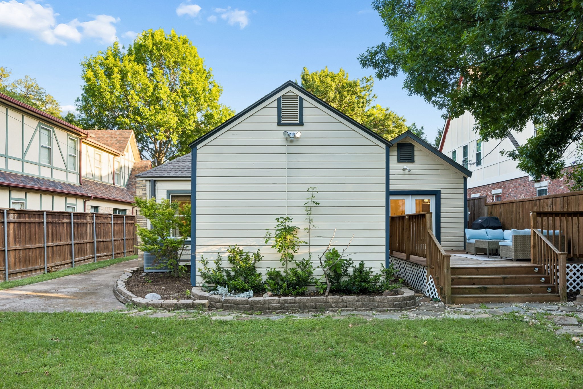 5527 Monticello Avenue Dallas TX 75206