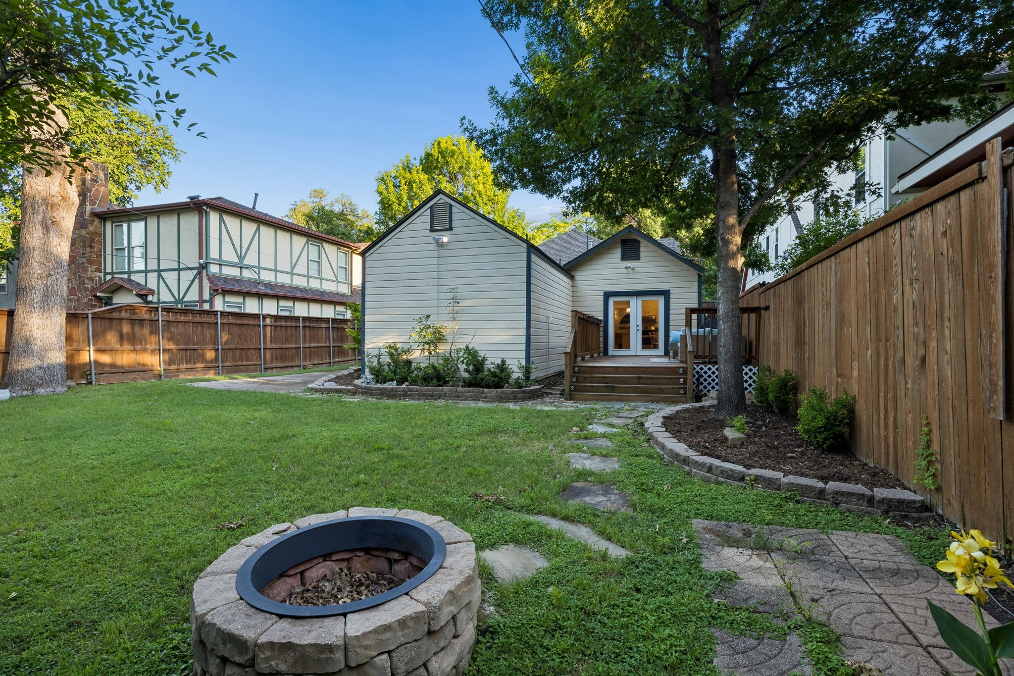 5527 Monticello Avenue Dallas TX 75206