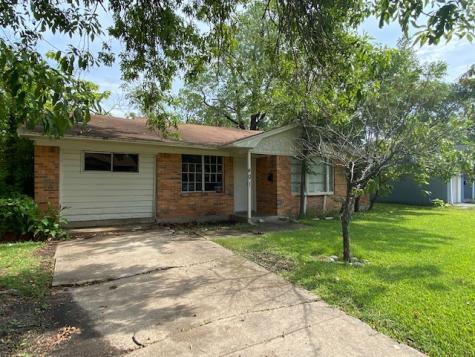 401 E Carolyn Drive Garland TX 75041