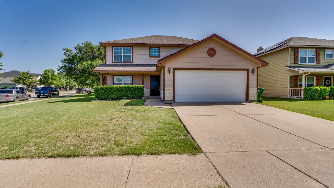 201 S Hill Drive Waxahachie TX 75165