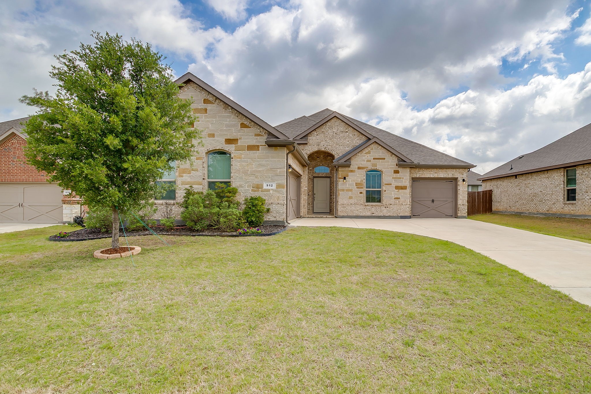 912 Bailey Lane Mansfield TX 76063
