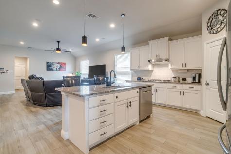 912 Bailey Lane Mansfield TX 76063