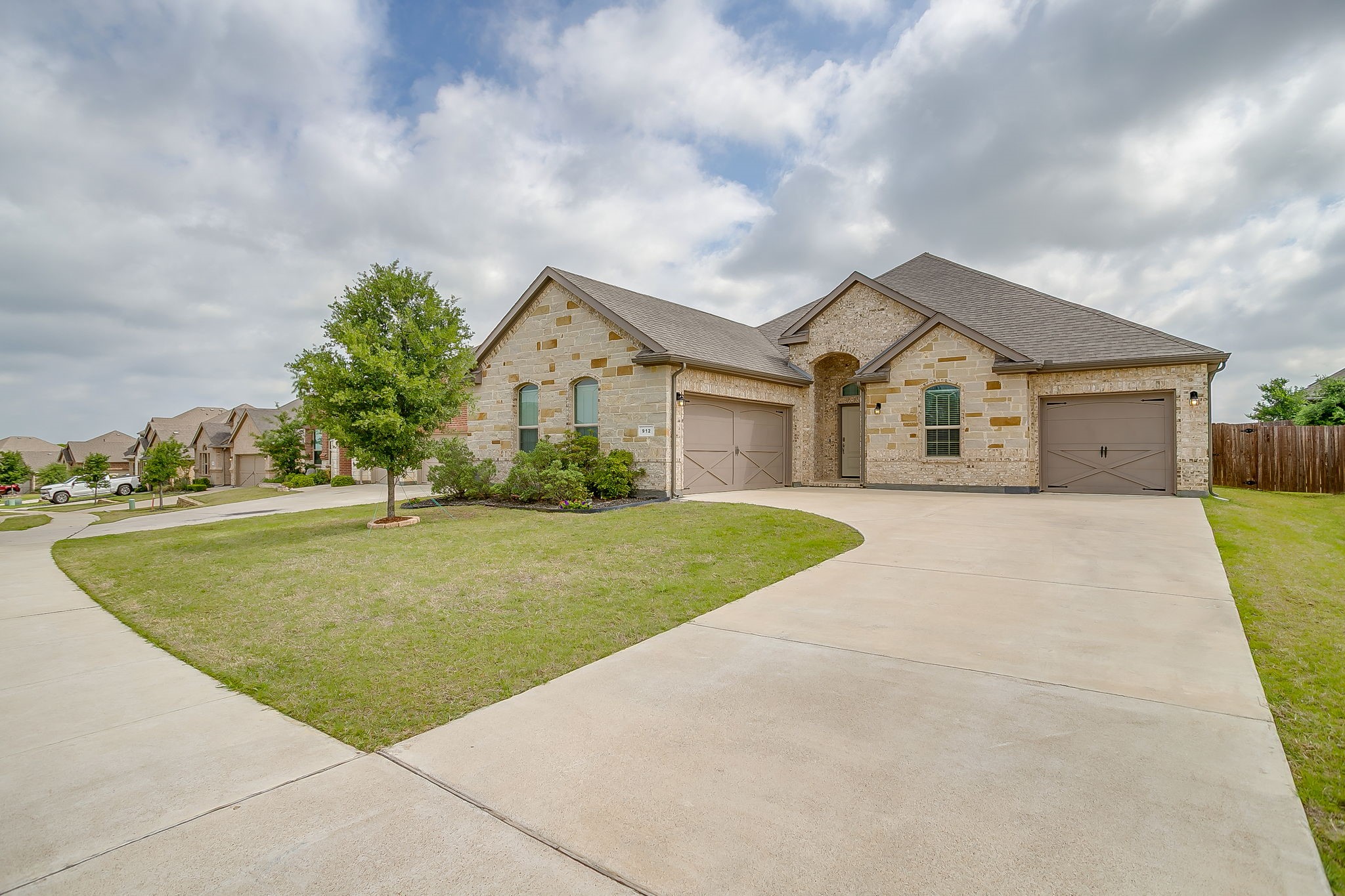 912 Bailey Lane Mansfield TX 76063