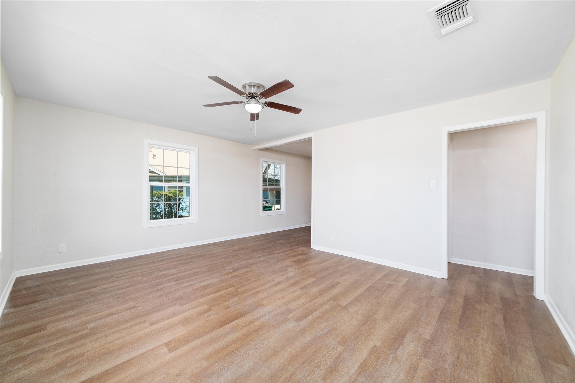 911 S Commercial Avenue Coleman TX 76834