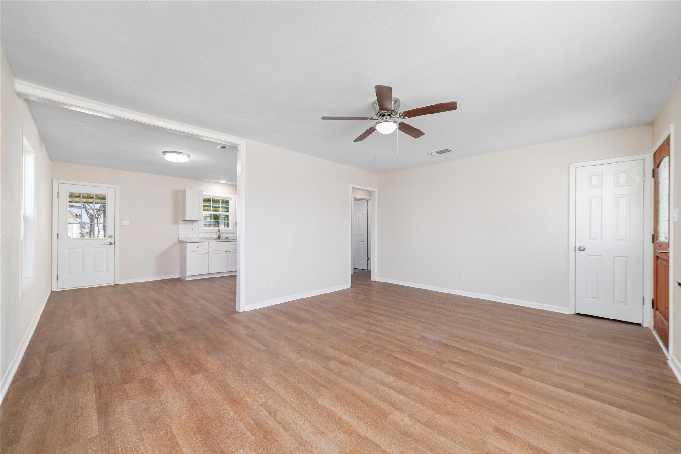 911 S Commercial Avenue Coleman TX 76834