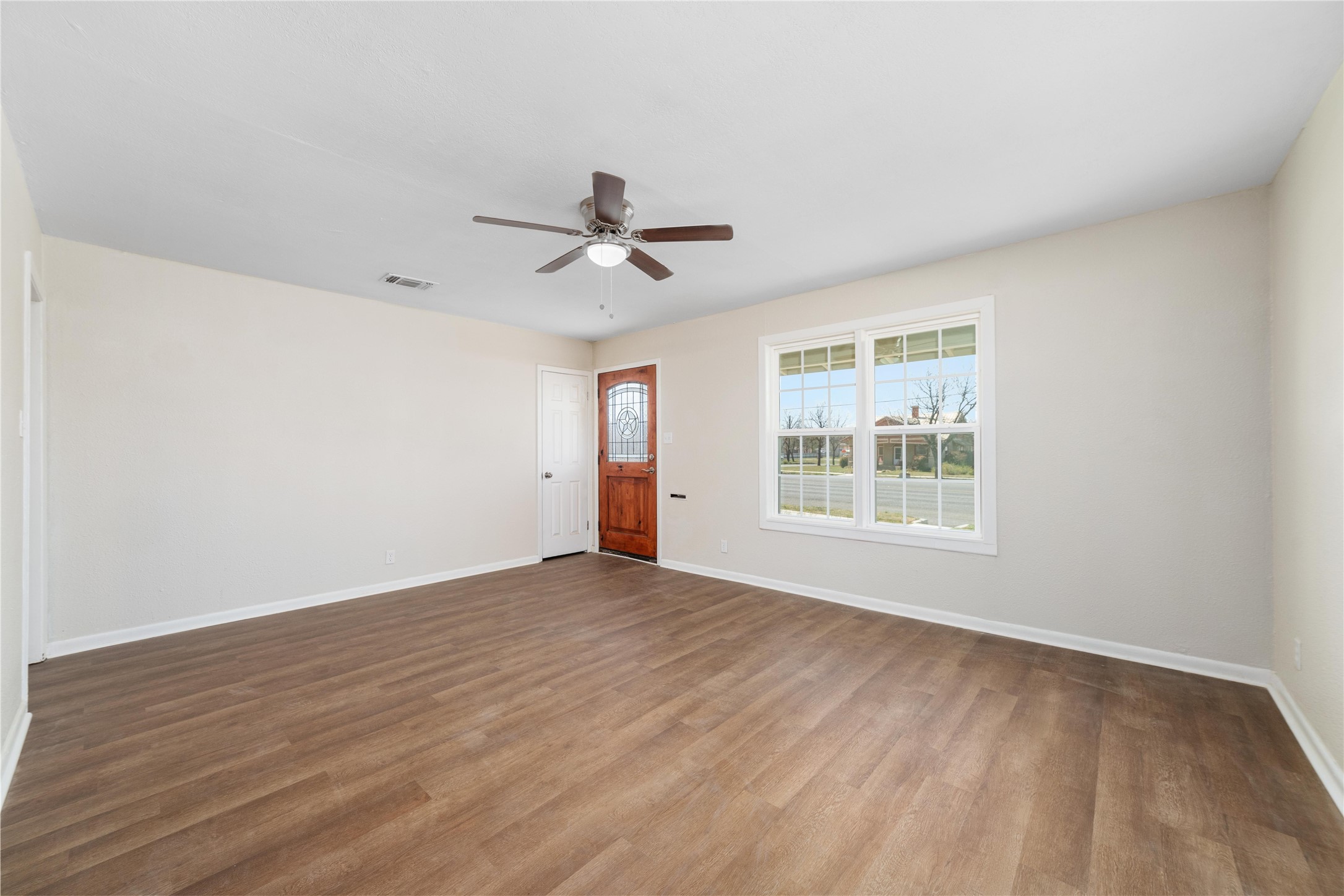 911 S Commercial Avenue Coleman TX 76834