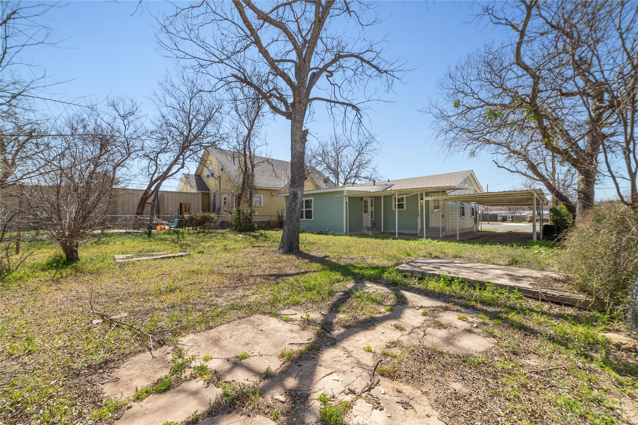 911 S Commercial Avenue Coleman TX 76834
