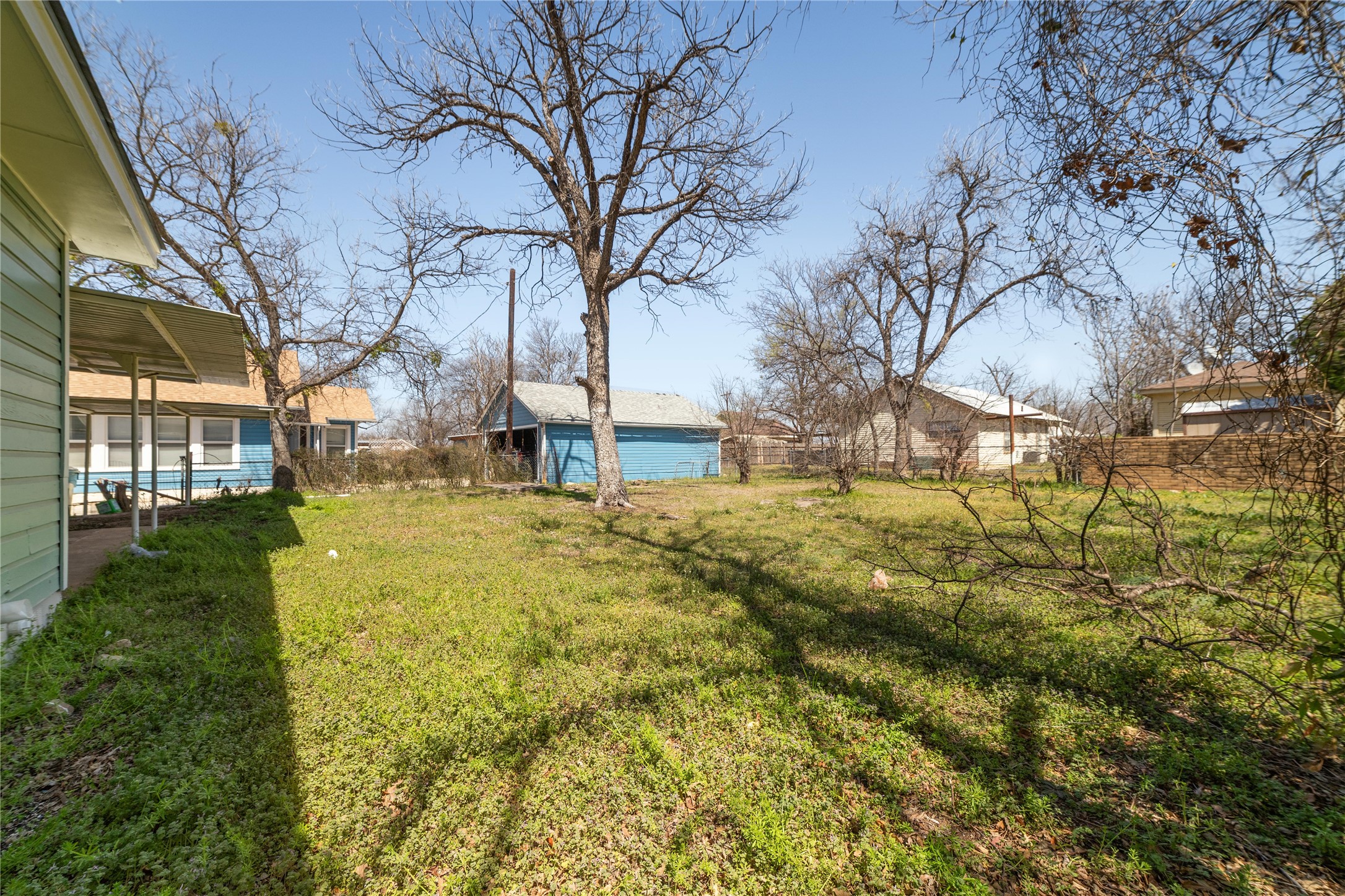 911 S Commercial Avenue Coleman TX 76834