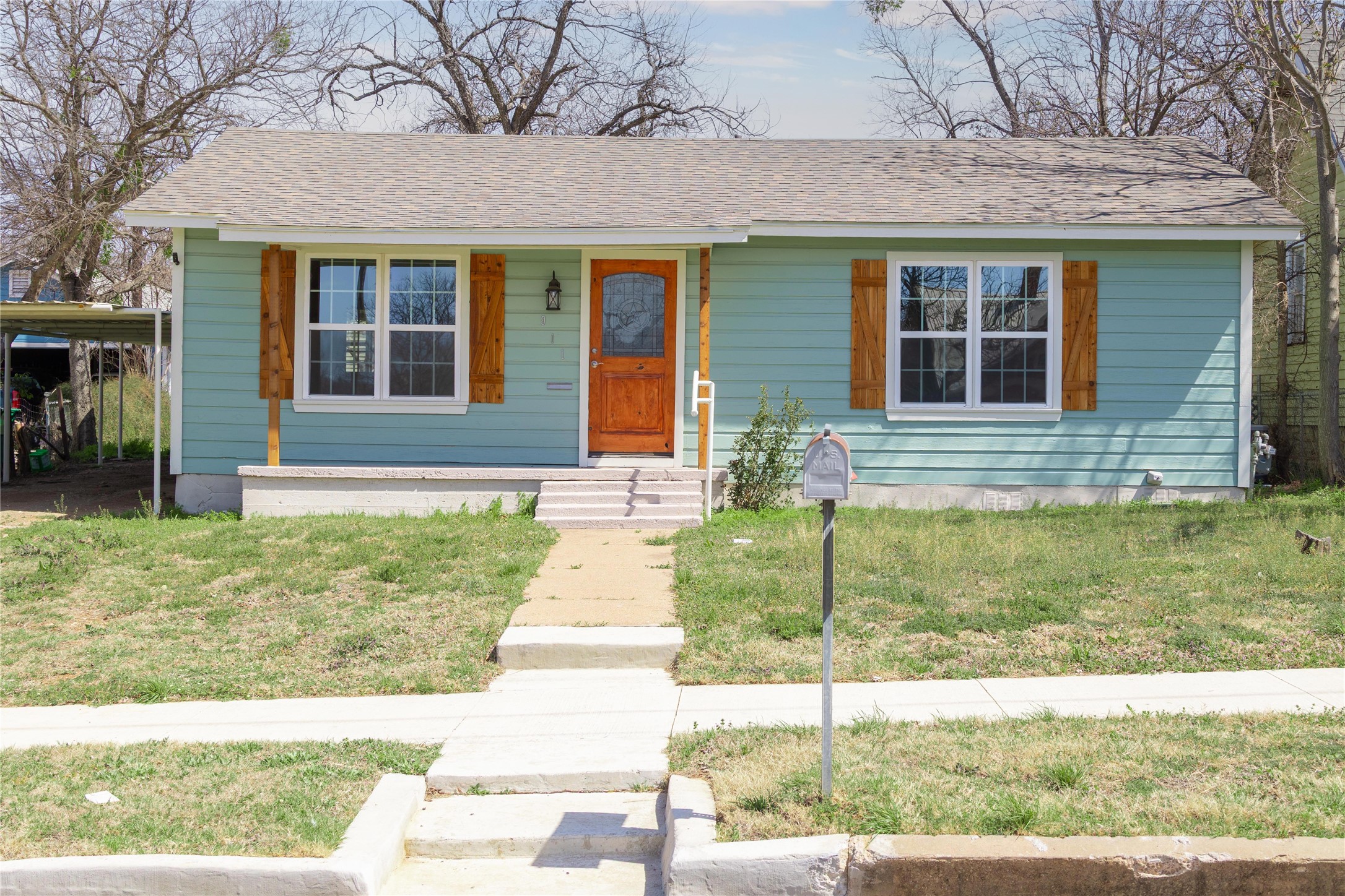 911 S Commercial Avenue Coleman TX 76834