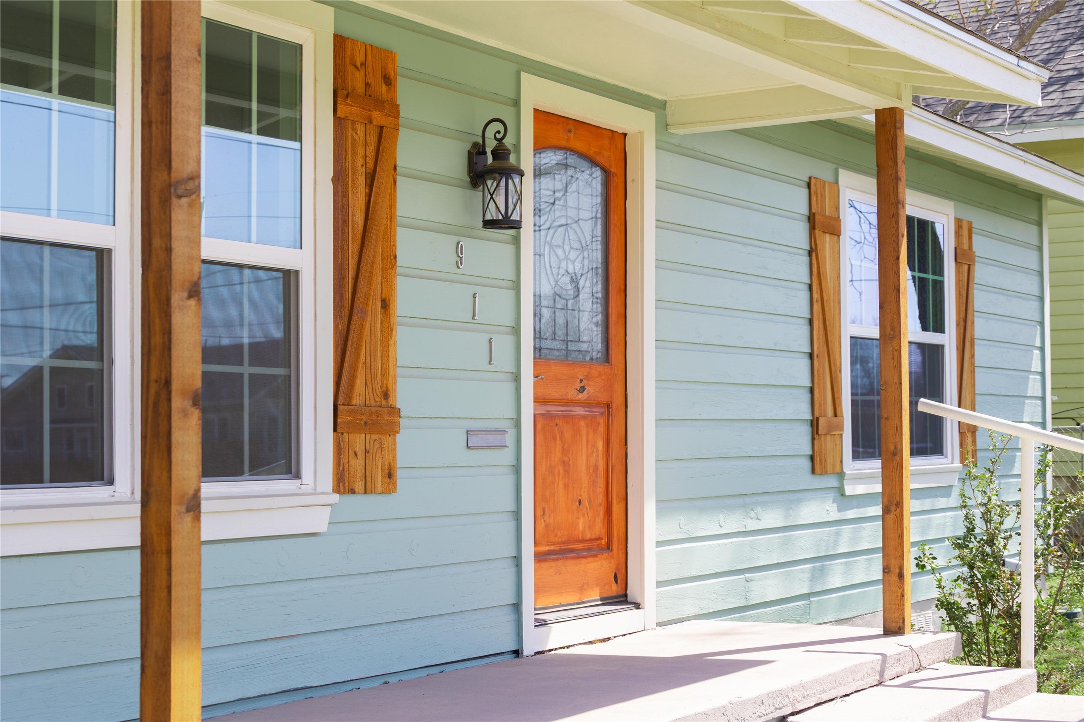911 S Commercial Avenue Coleman TX 76834