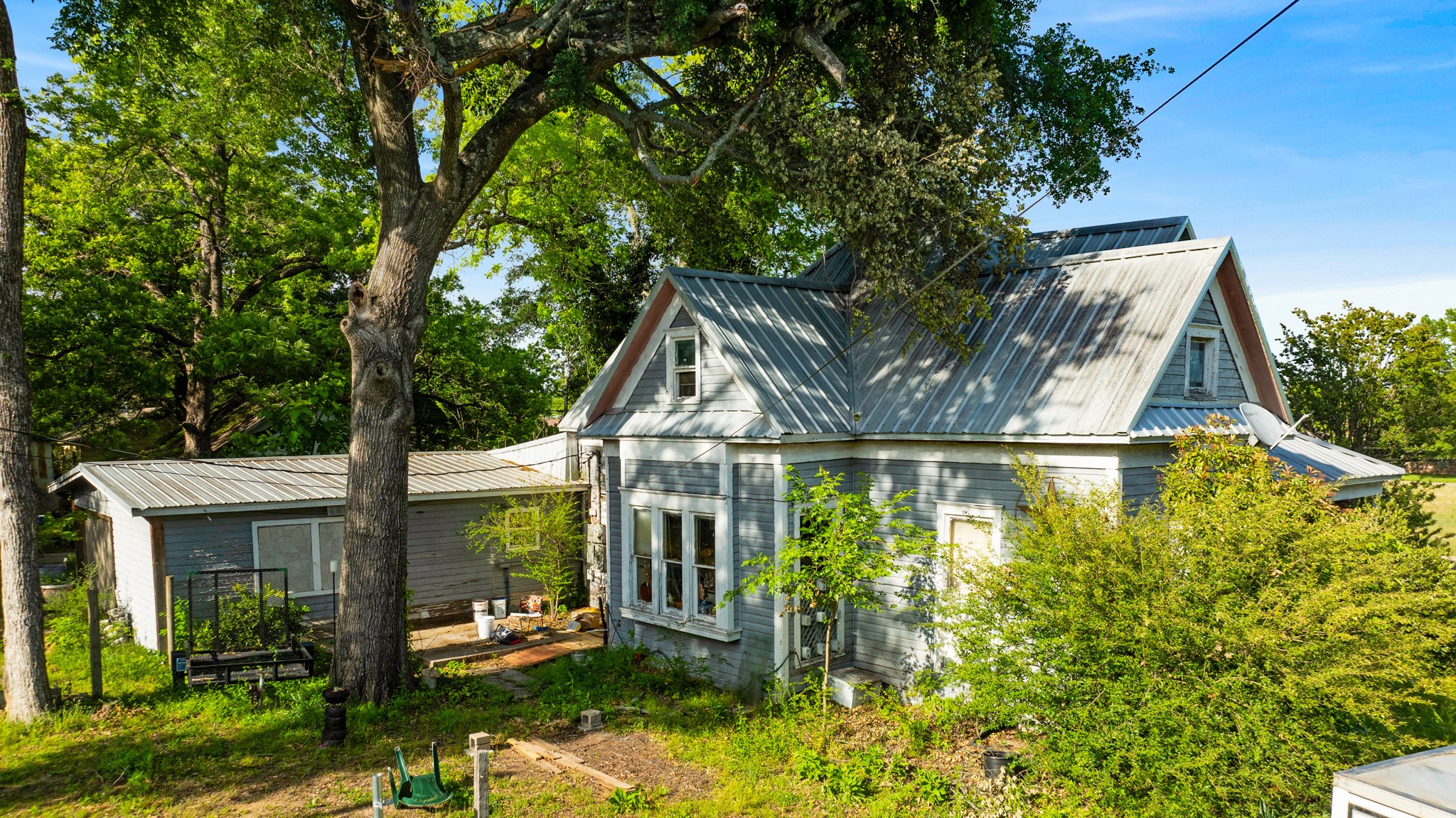 1975 E Cherry Paris TX 75460