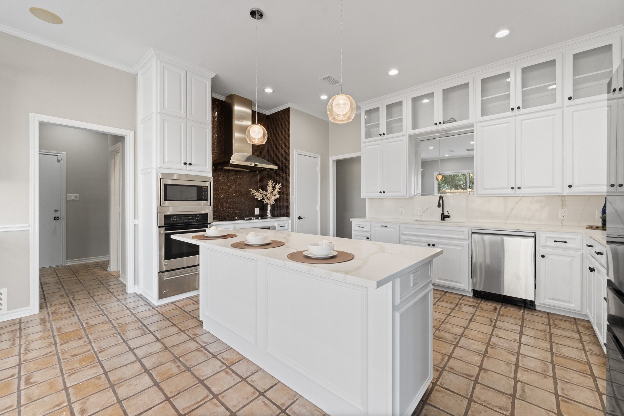 848 S Havenwood Lane Fort Worth TX 76112