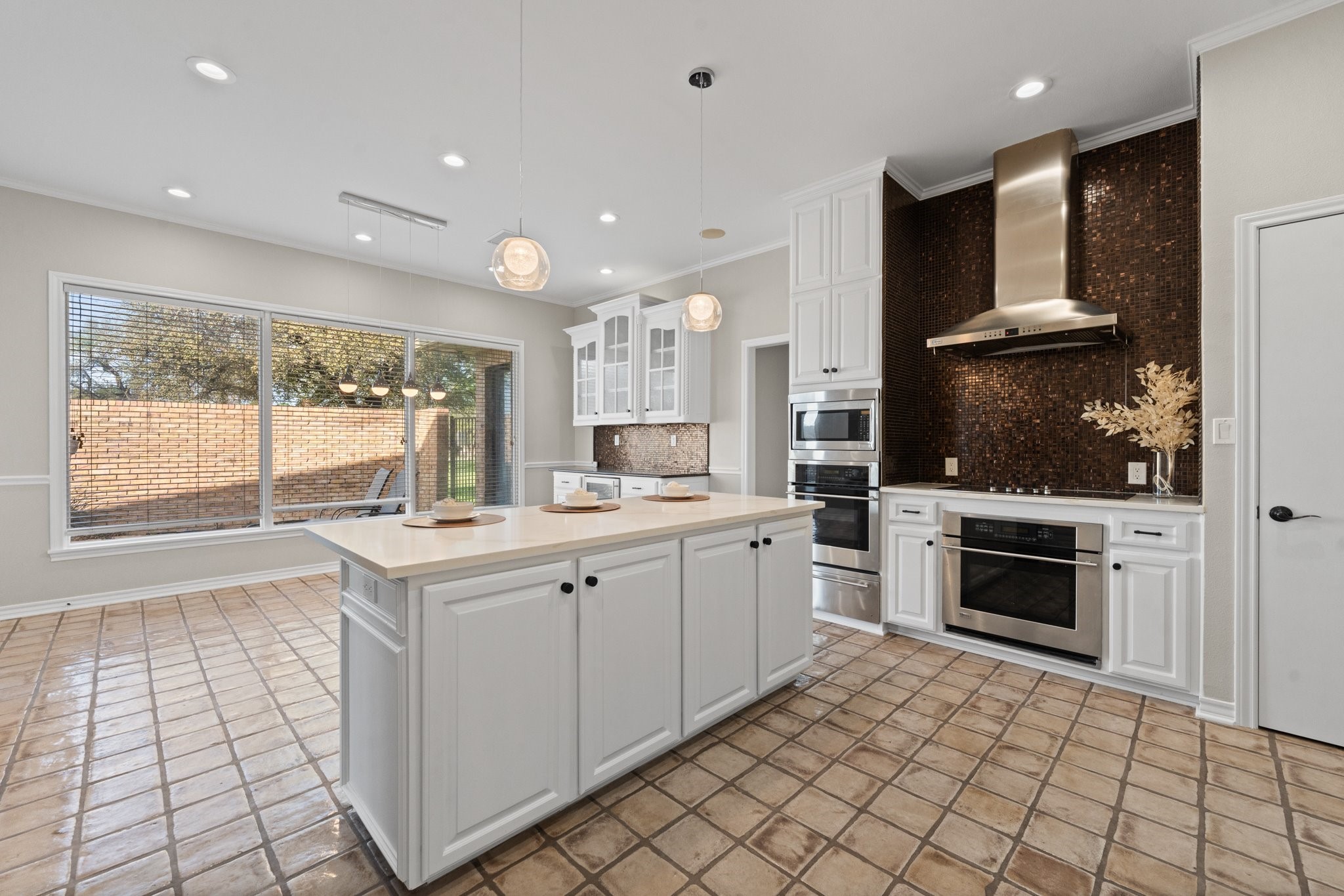 848 S Havenwood Lane Fort Worth TX 76112