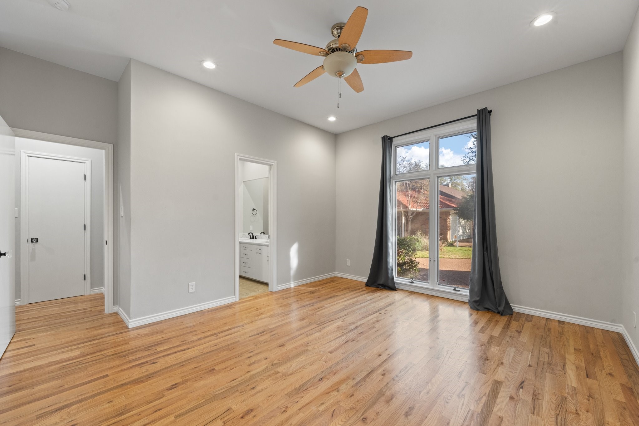 848 S Havenwood Lane Fort Worth TX 76112