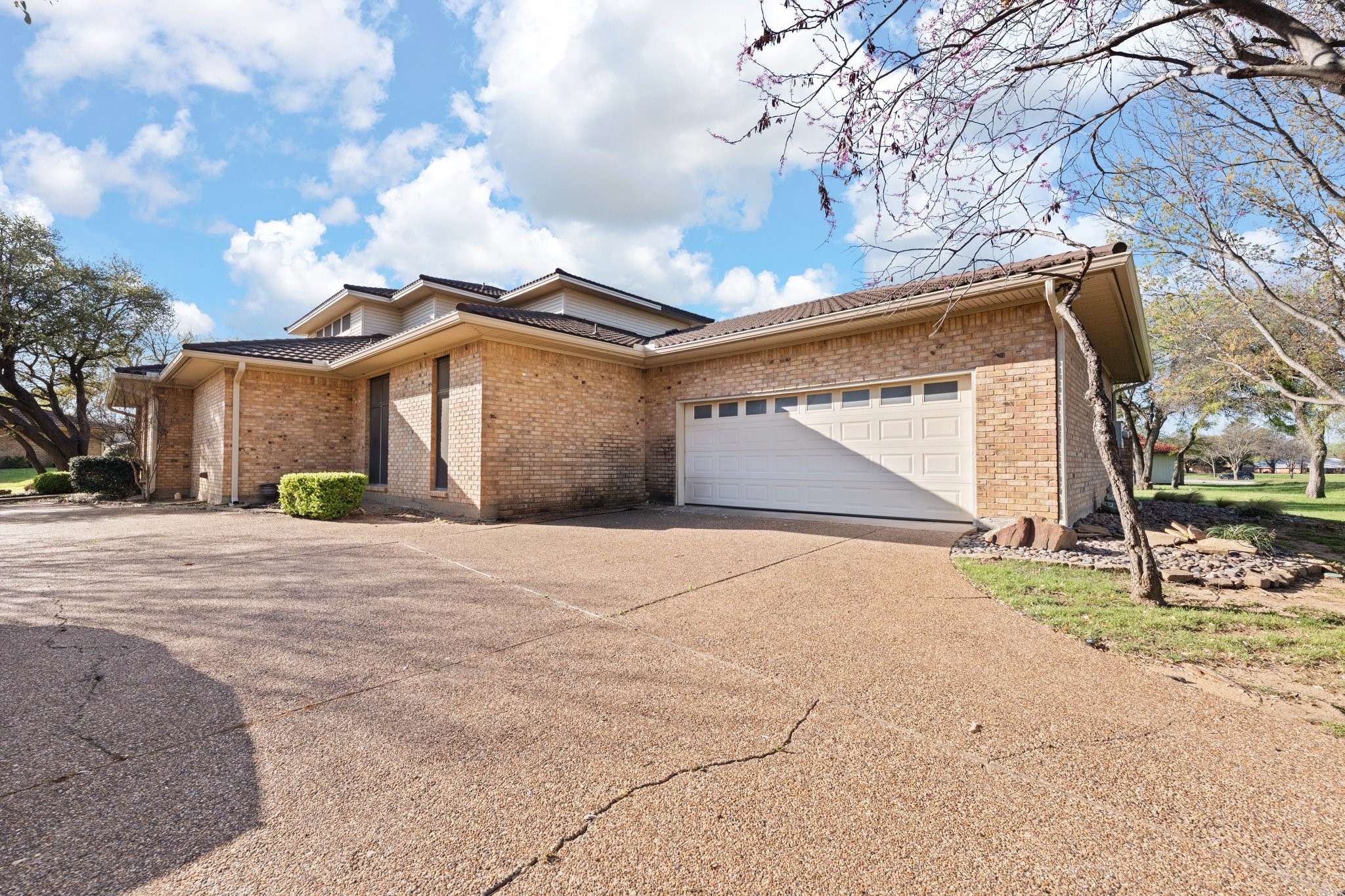848 S Havenwood Lane Fort Worth TX 76112