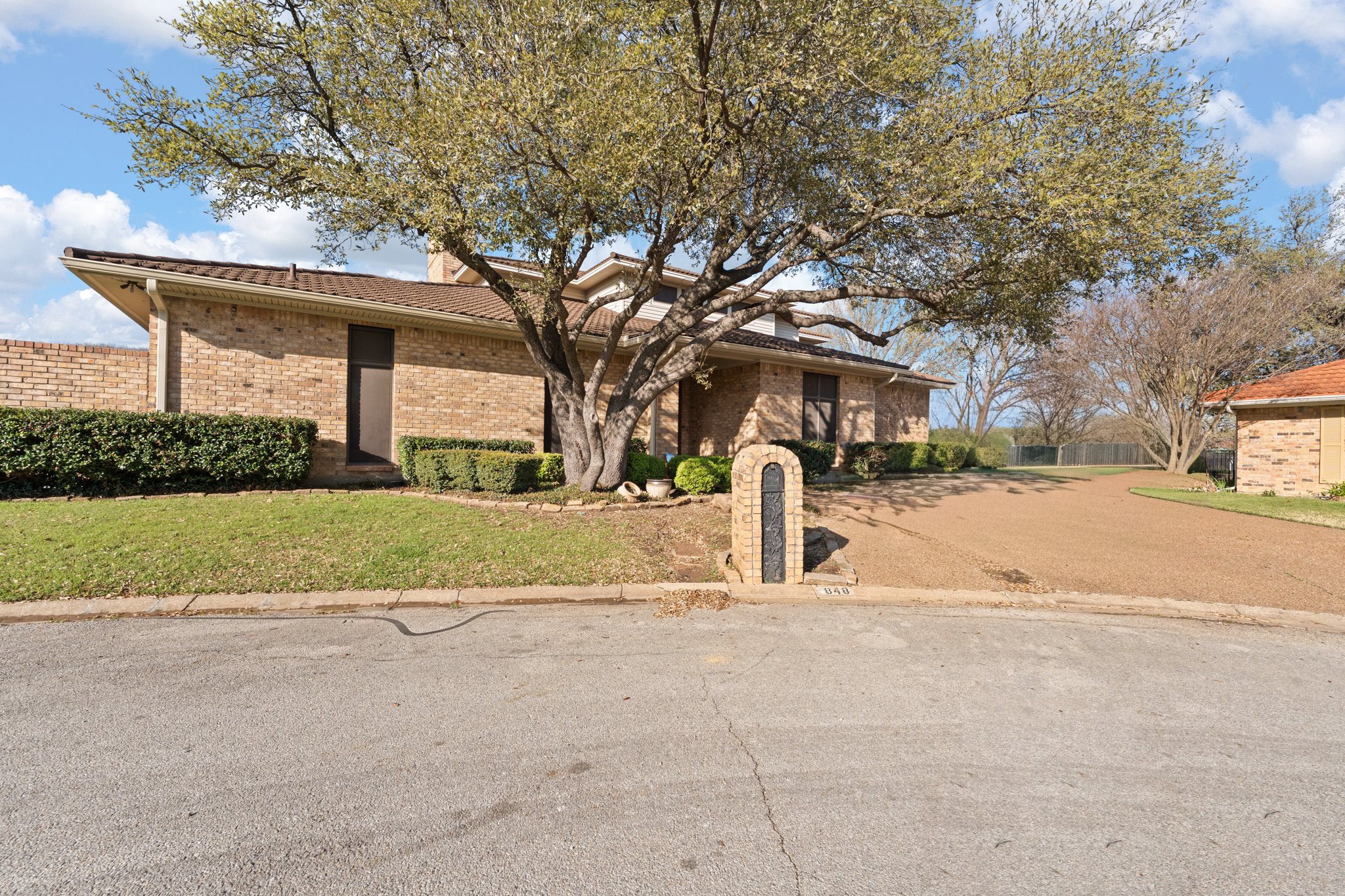 848 S Havenwood Lane Fort Worth TX 76112