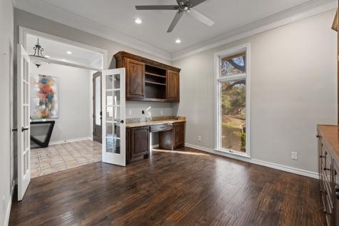848 S Havenwood Lane Fort Worth TX 76112