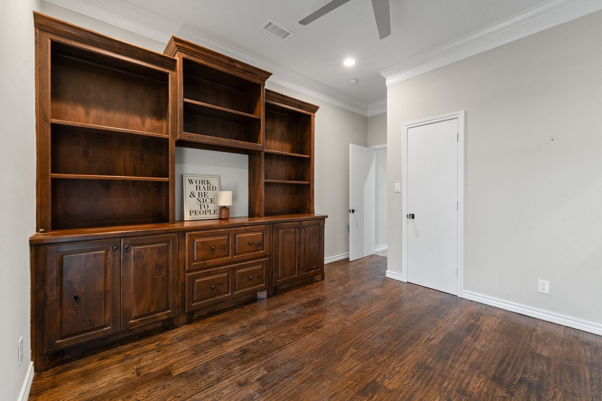 848 S Havenwood Lane Fort Worth TX 76112