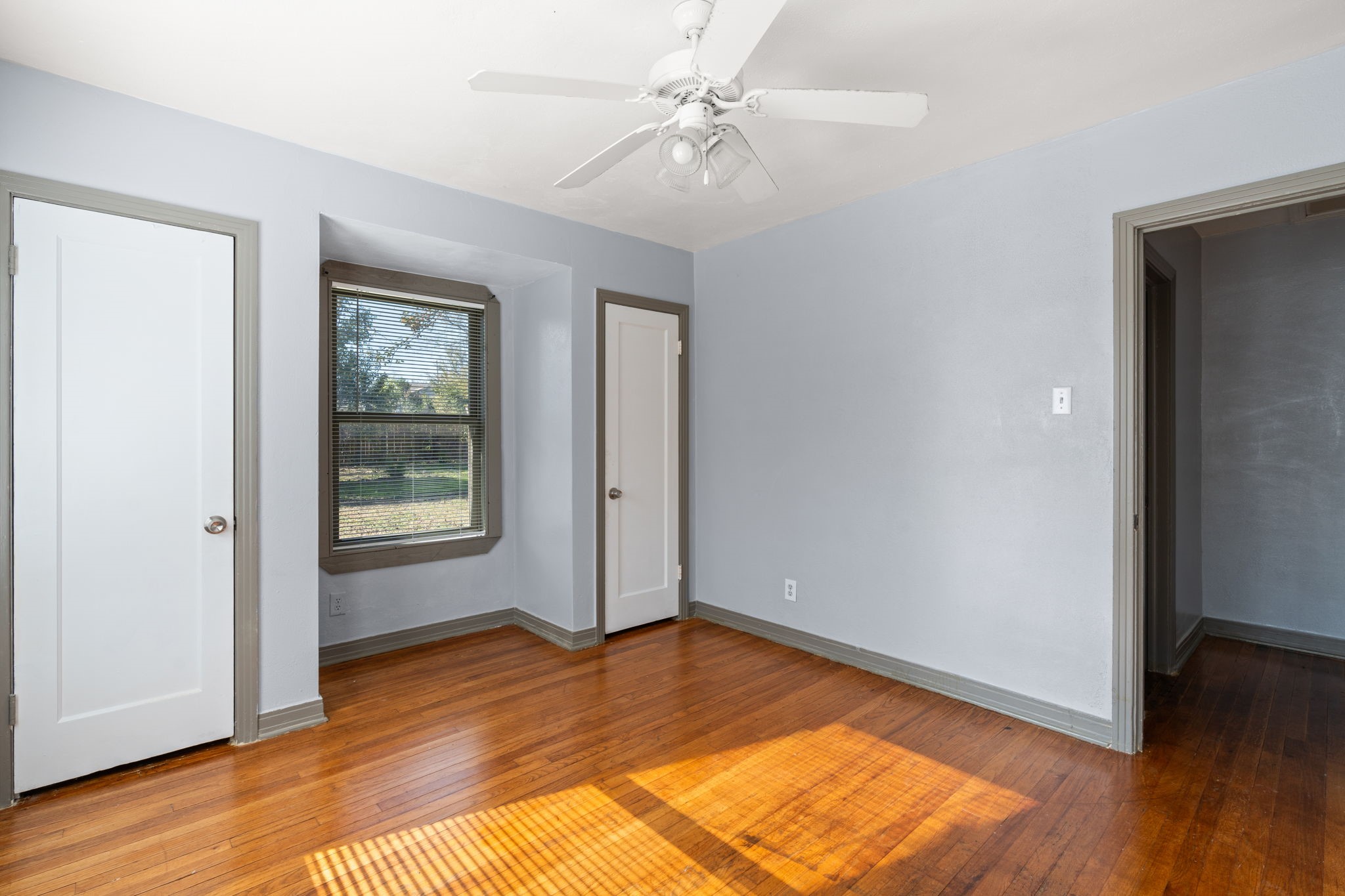 2725 Bowling Green Avenue Dallas TX 75216