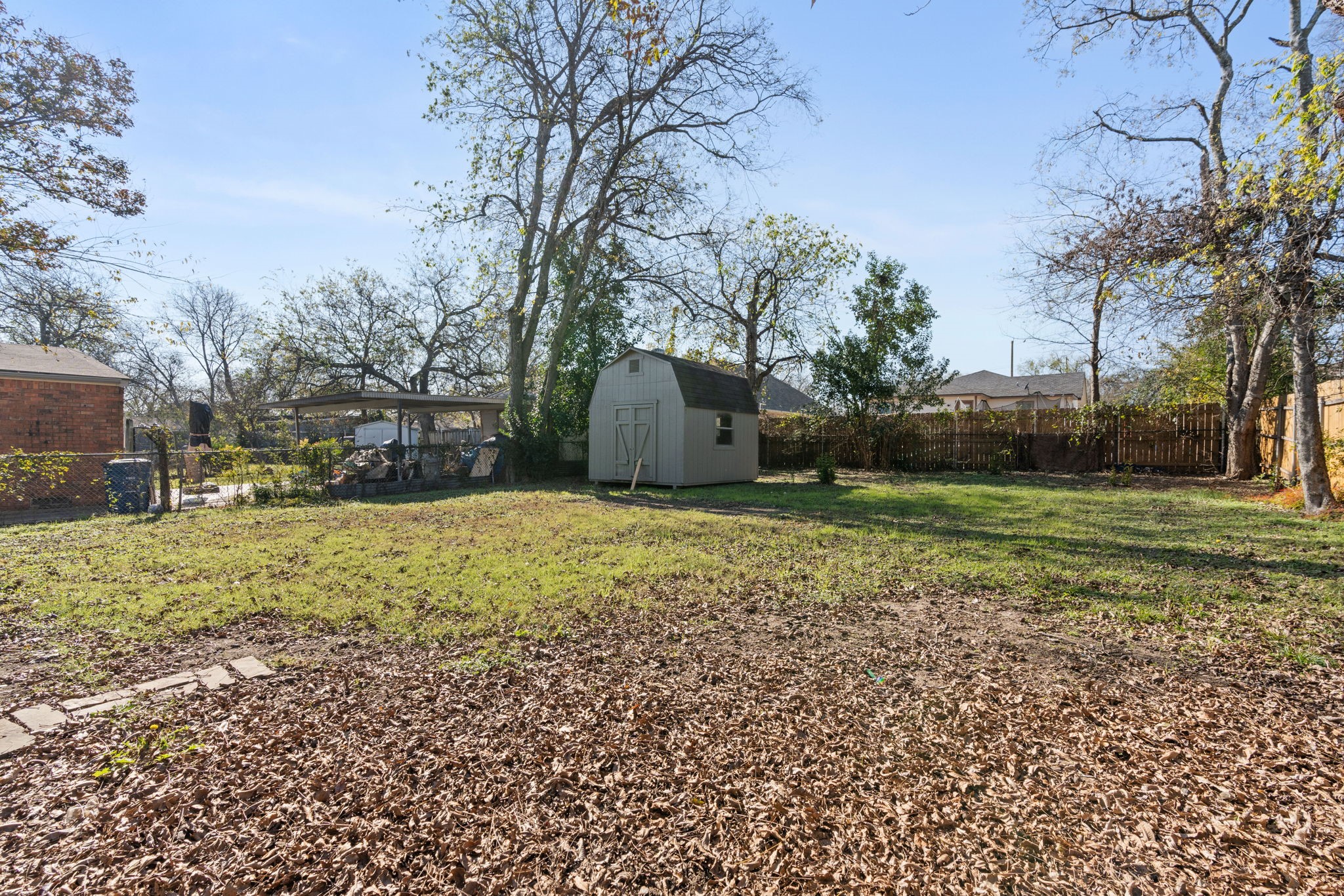 2725 Bowling Green Avenue Dallas TX 75216