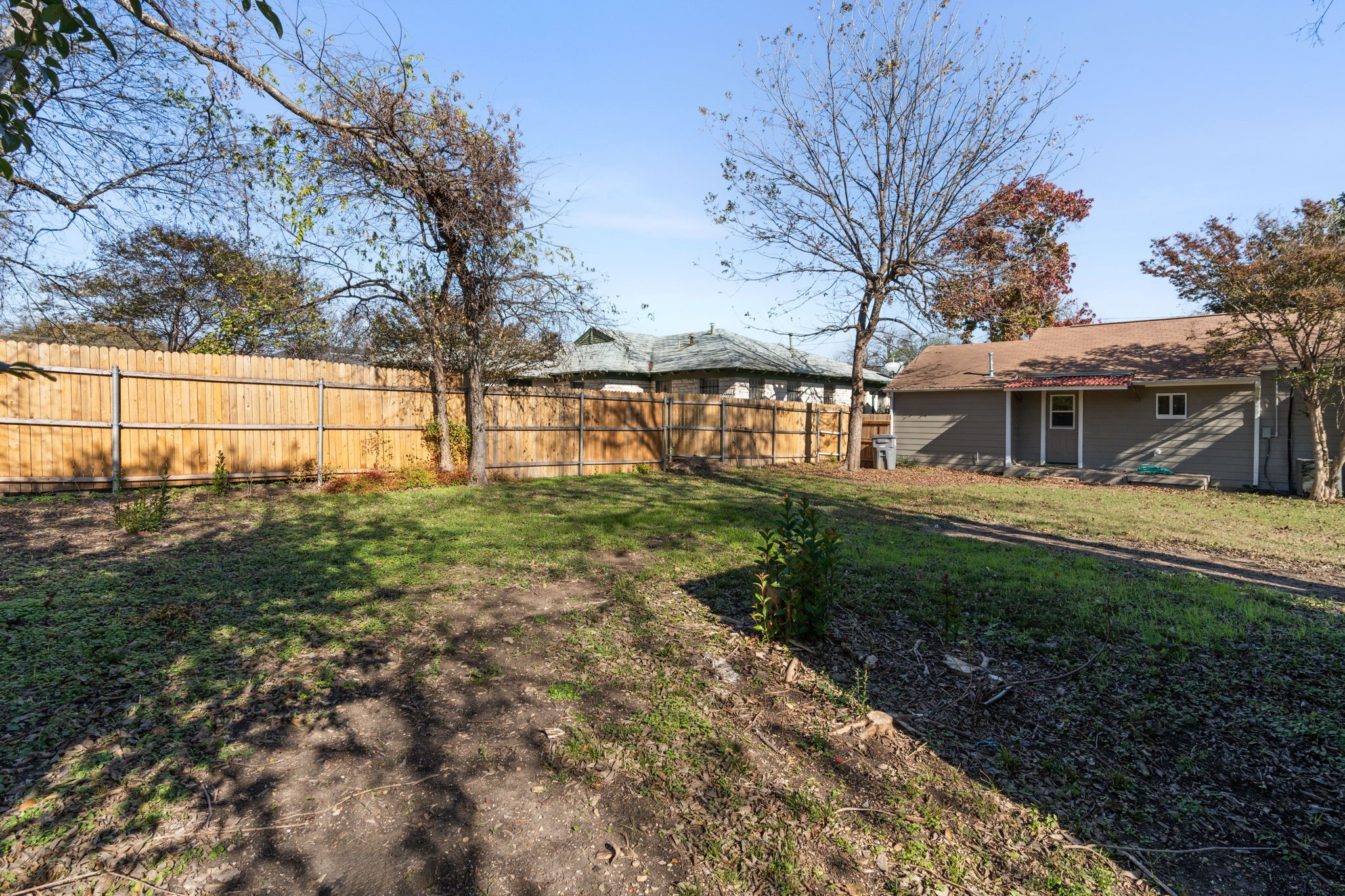 2725 Bowling Green Avenue Dallas TX 75216