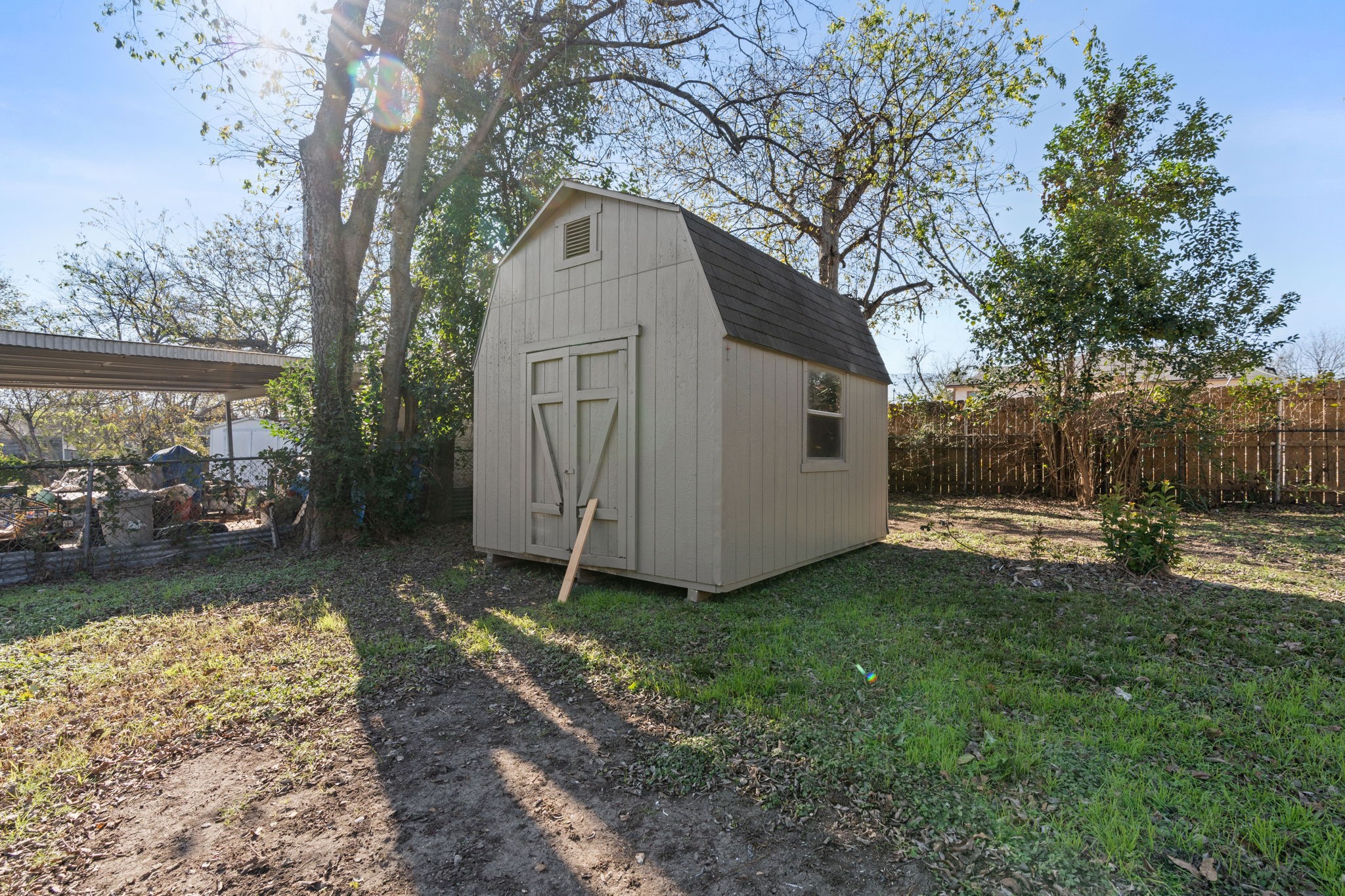 2725 Bowling Green Avenue Dallas TX 75216