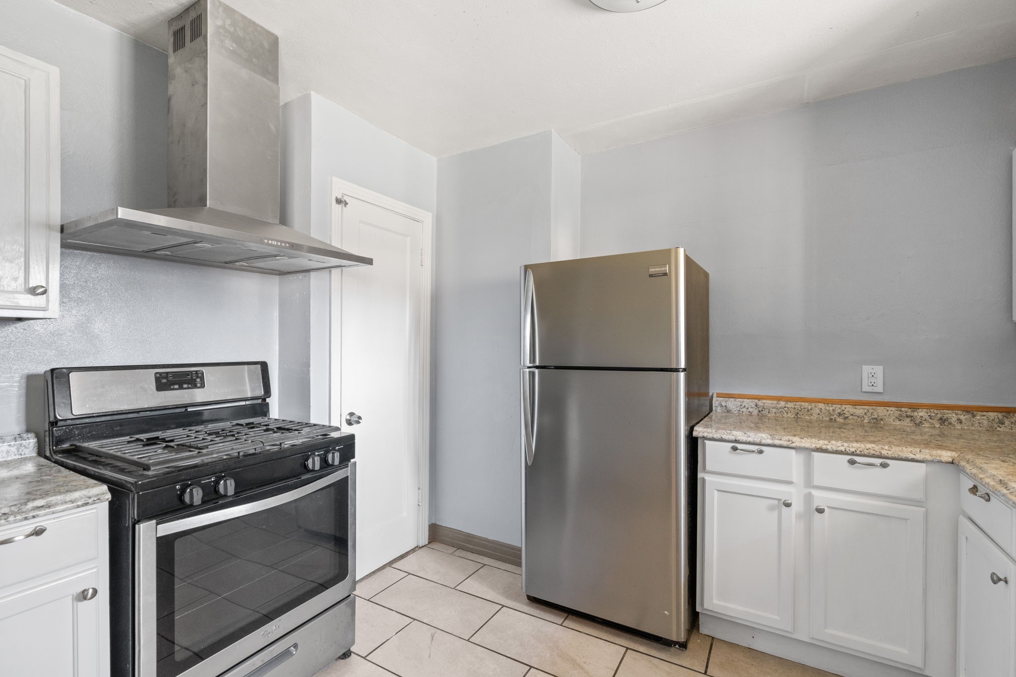 2725 Bowling Green Avenue Dallas TX 75216
