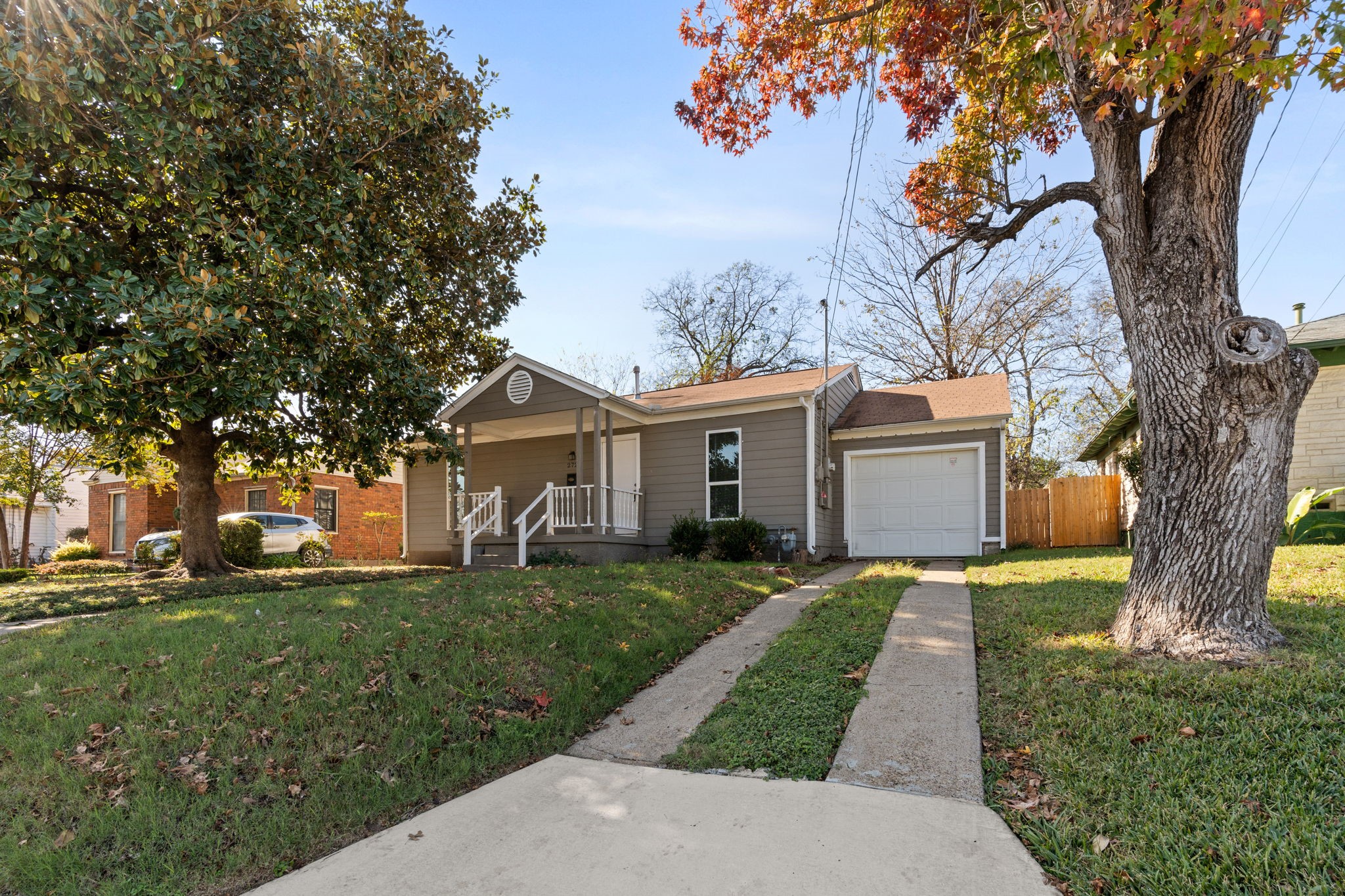 2725 Bowling Green Avenue Dallas TX 75216