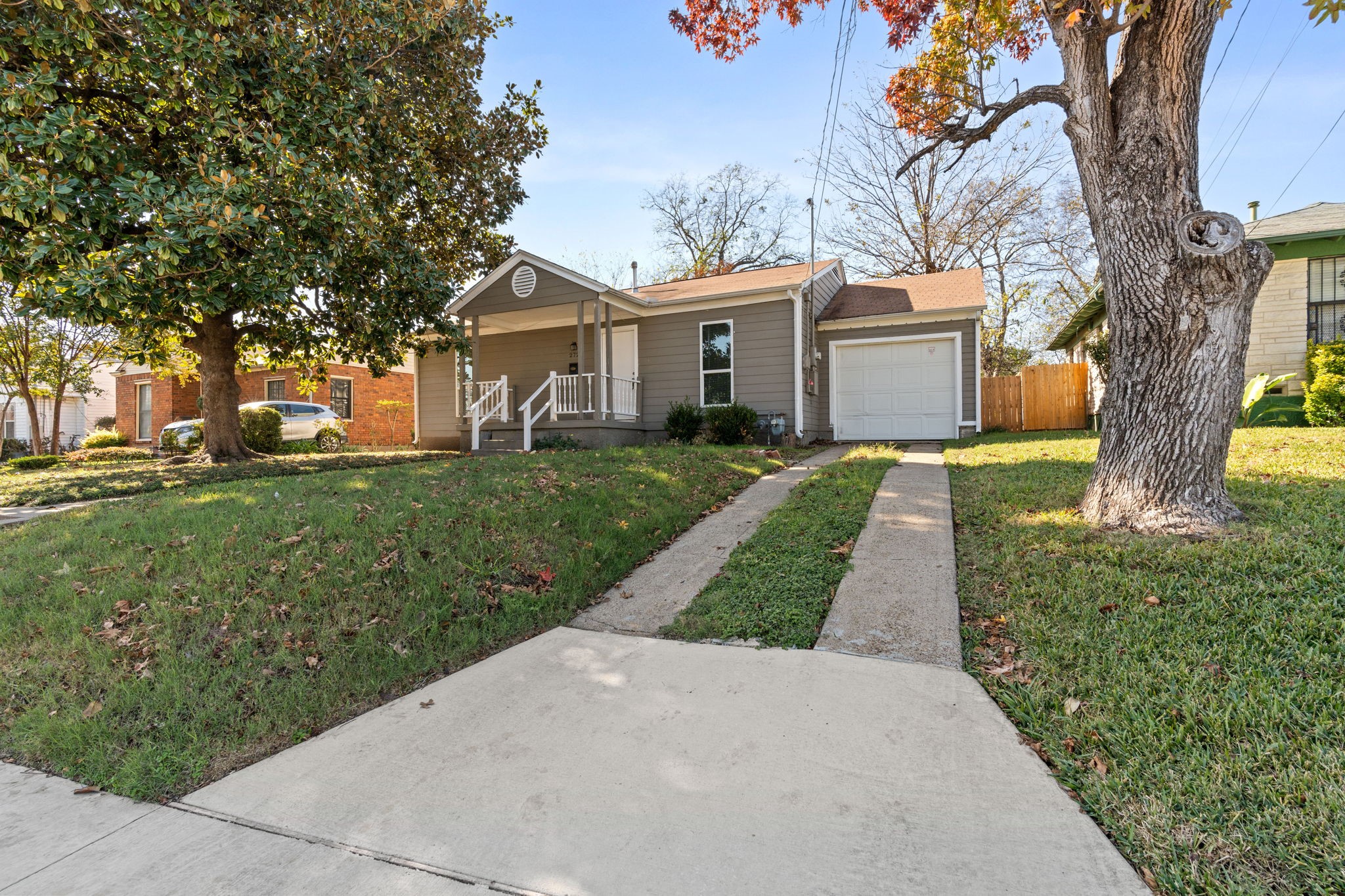 2725 Bowling Green Avenue Dallas TX 75216