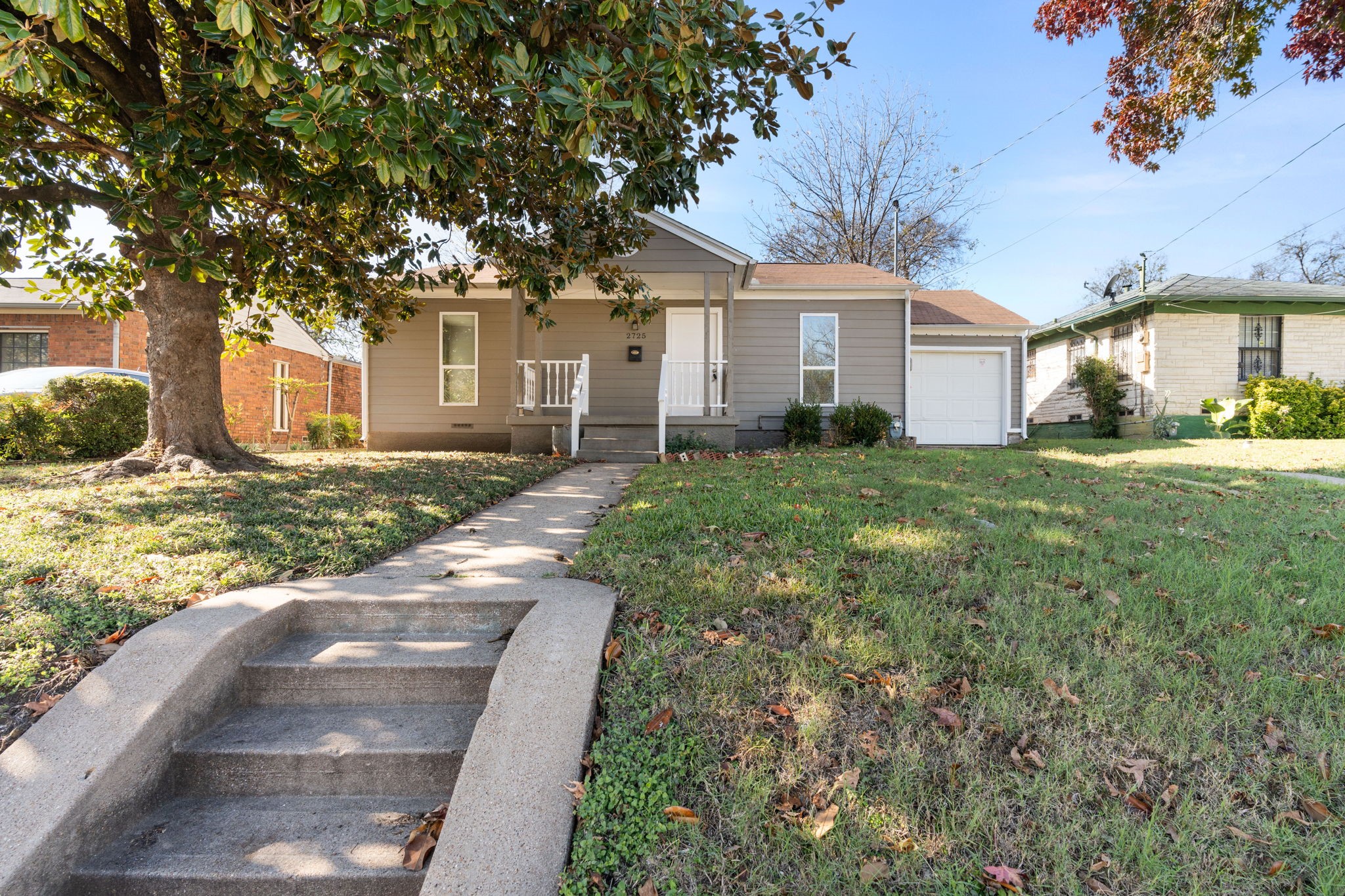 2725 Bowling Green Avenue Dallas TX 75216