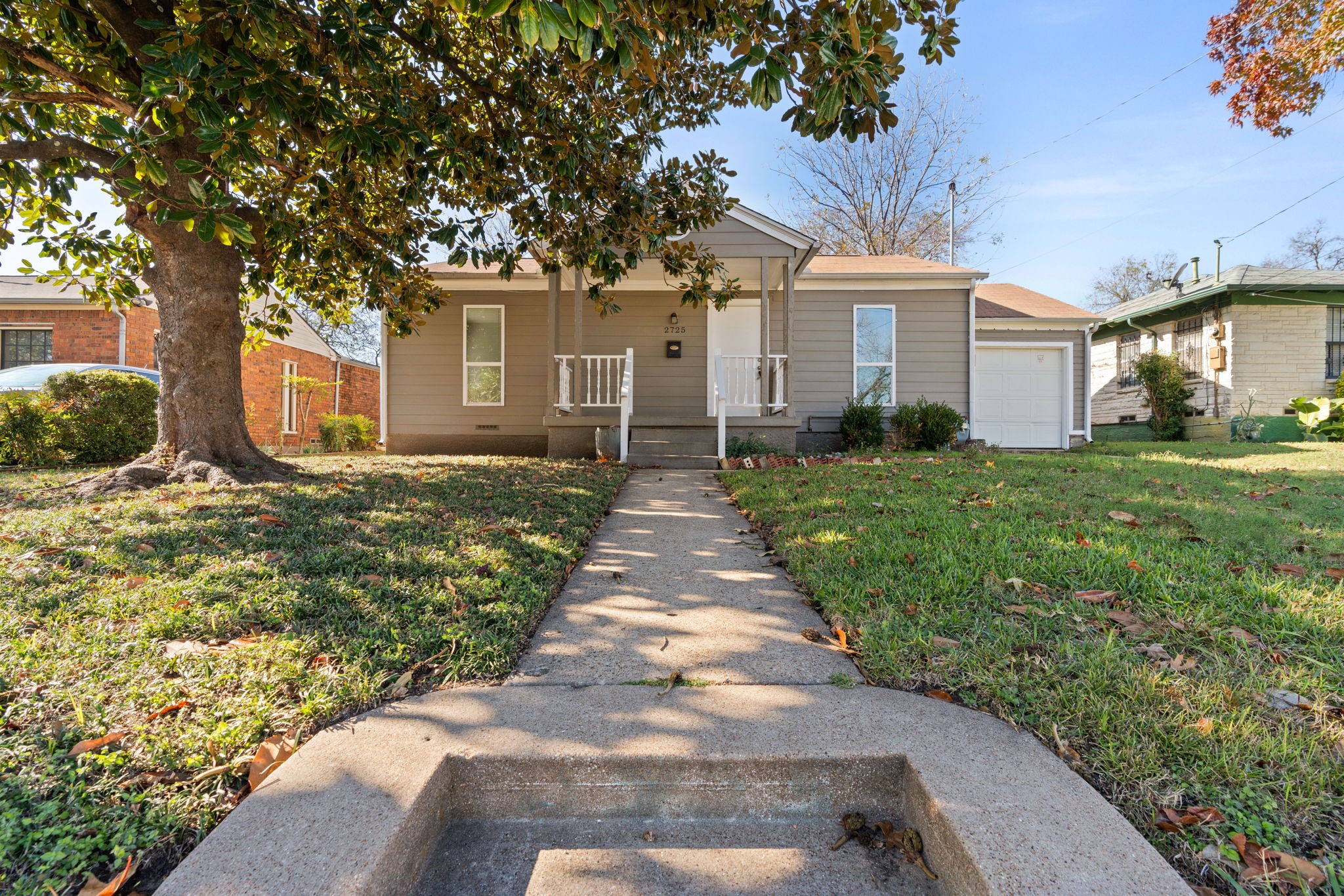2725 Bowling Green Avenue Dallas TX 75216