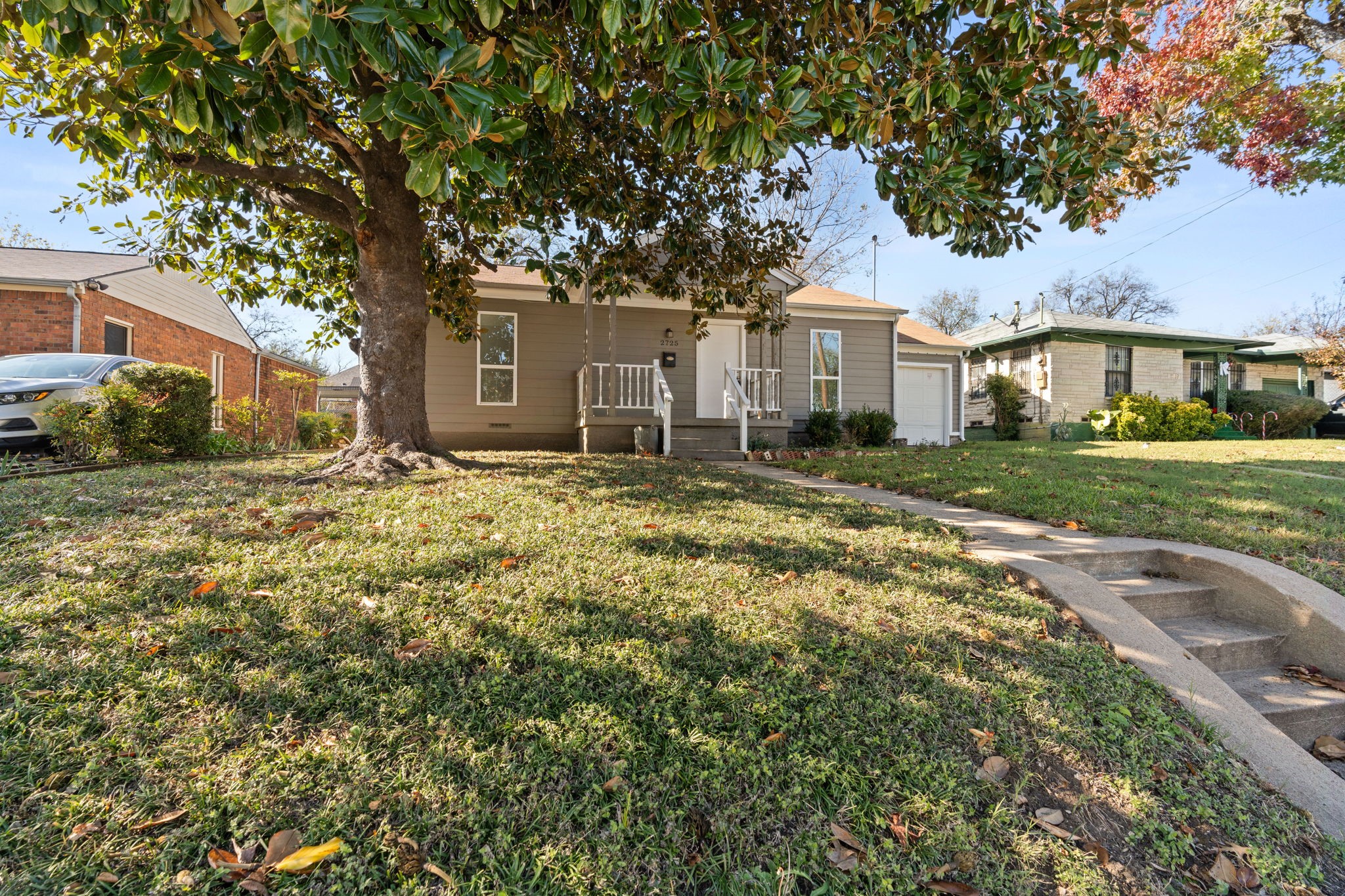 2725 Bowling Green Avenue Dallas TX 75216