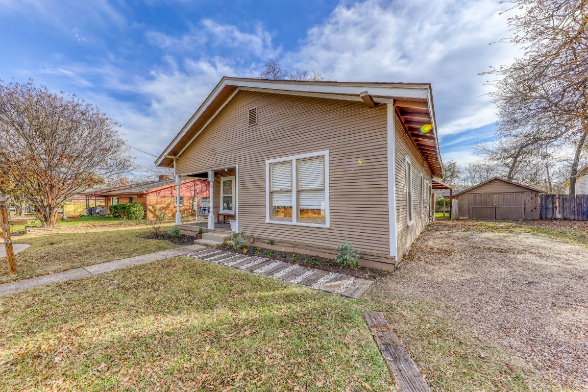 319 W Russell Street Weatherford TX 76086