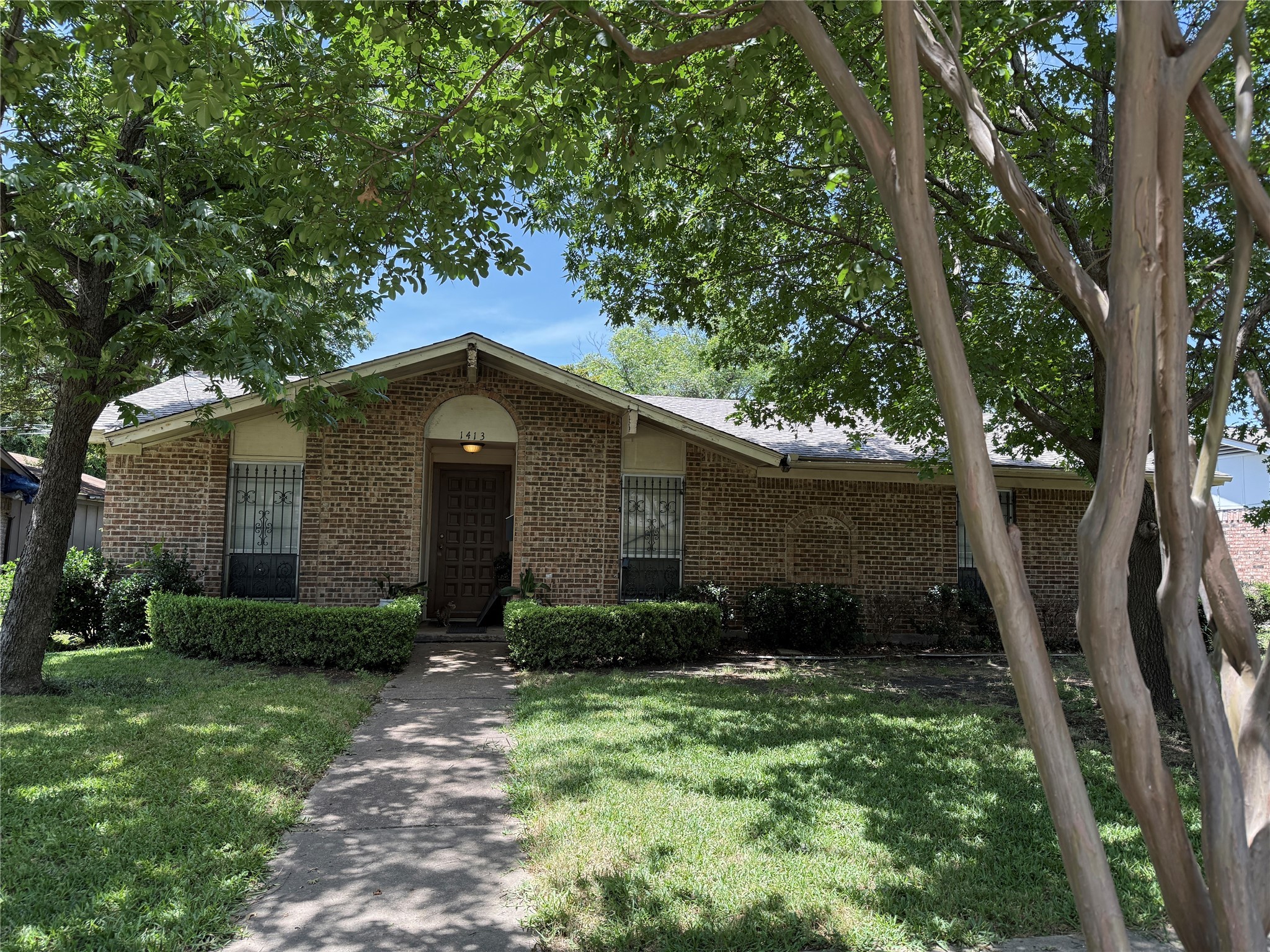1413 Park East Drive Garland TX 75043