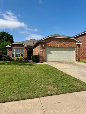 1117 Pine Ridge Road Roanoke TX 76262