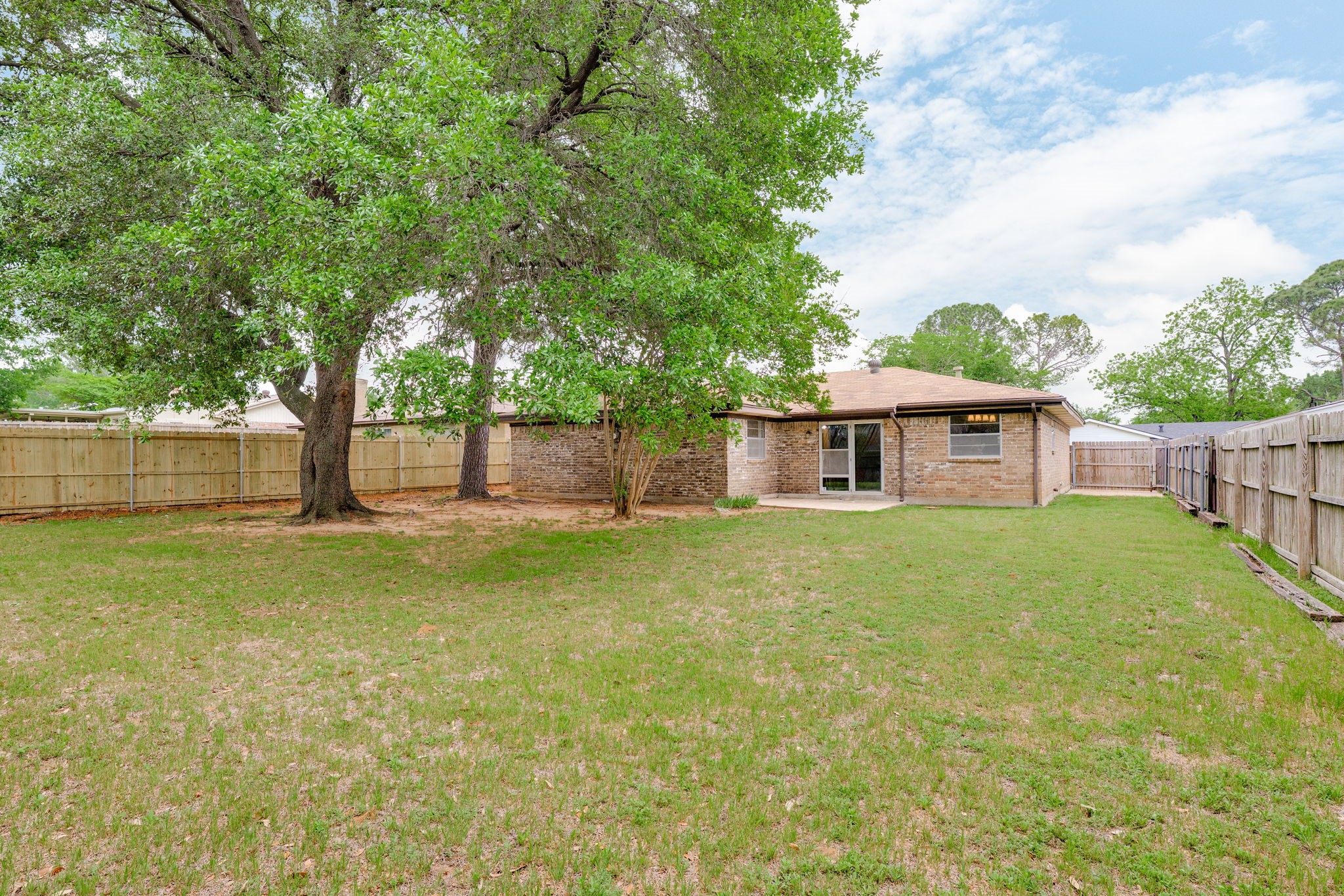 1709 Winchester Way Bedford TX 76022