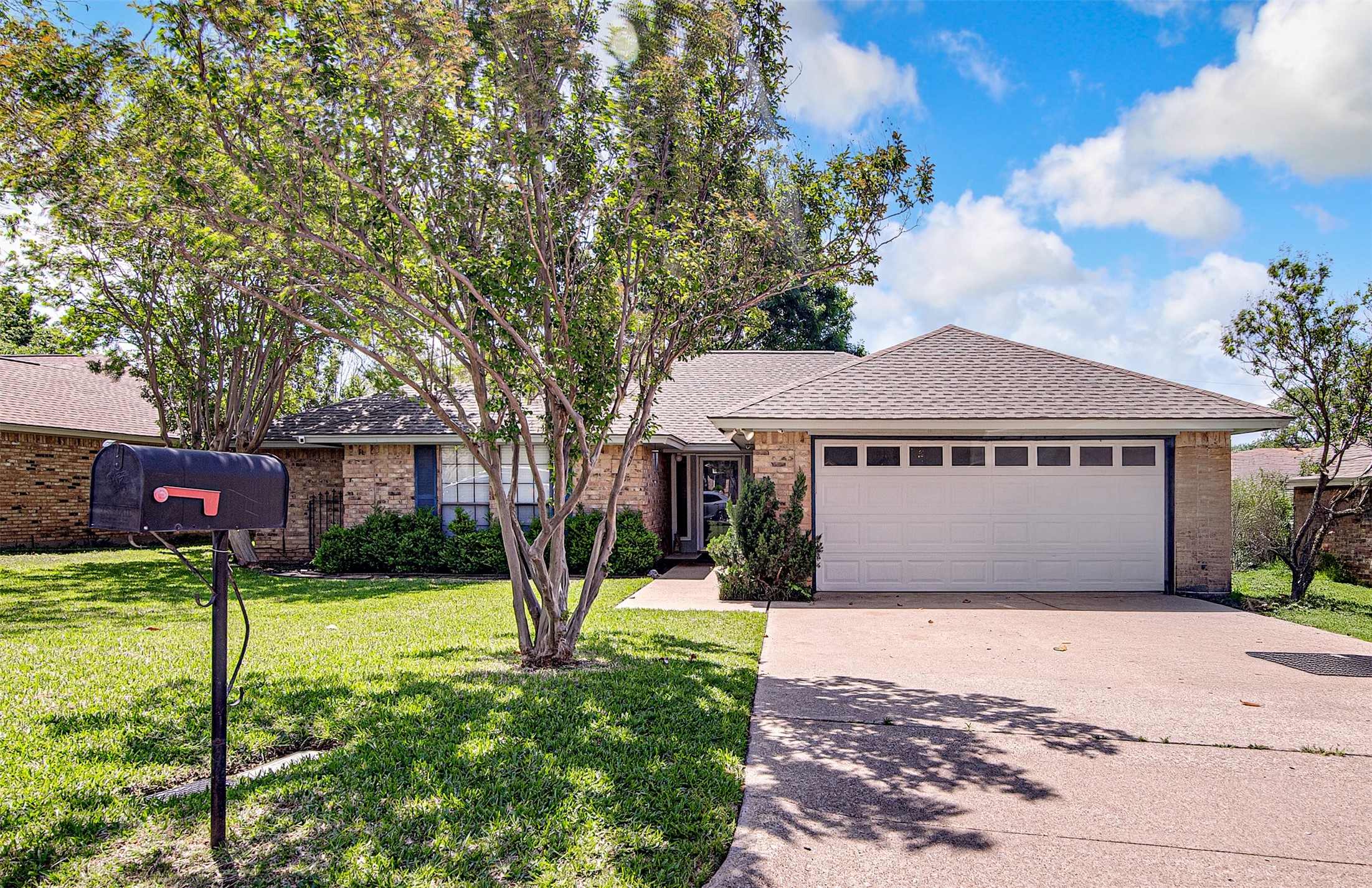 2018 Chantilly Court Arlington TX 76015
