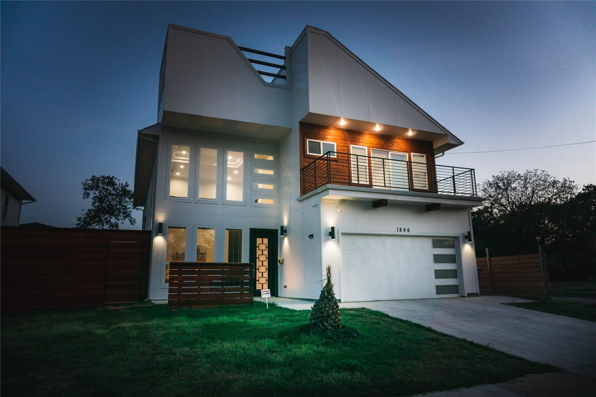 1846 Nomas Street Dallas TX 75212