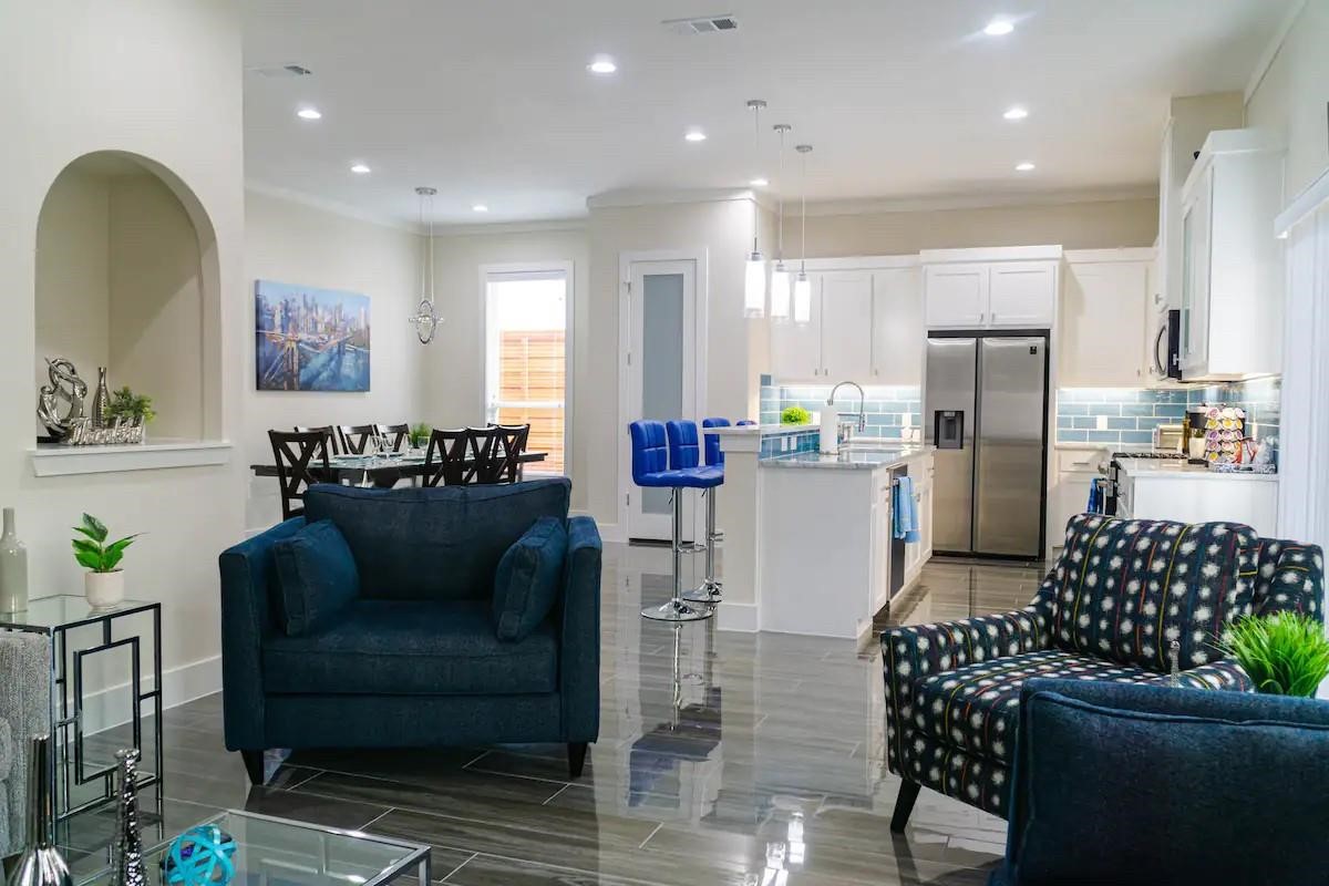 1846 Nomas Street Dallas TX 75212