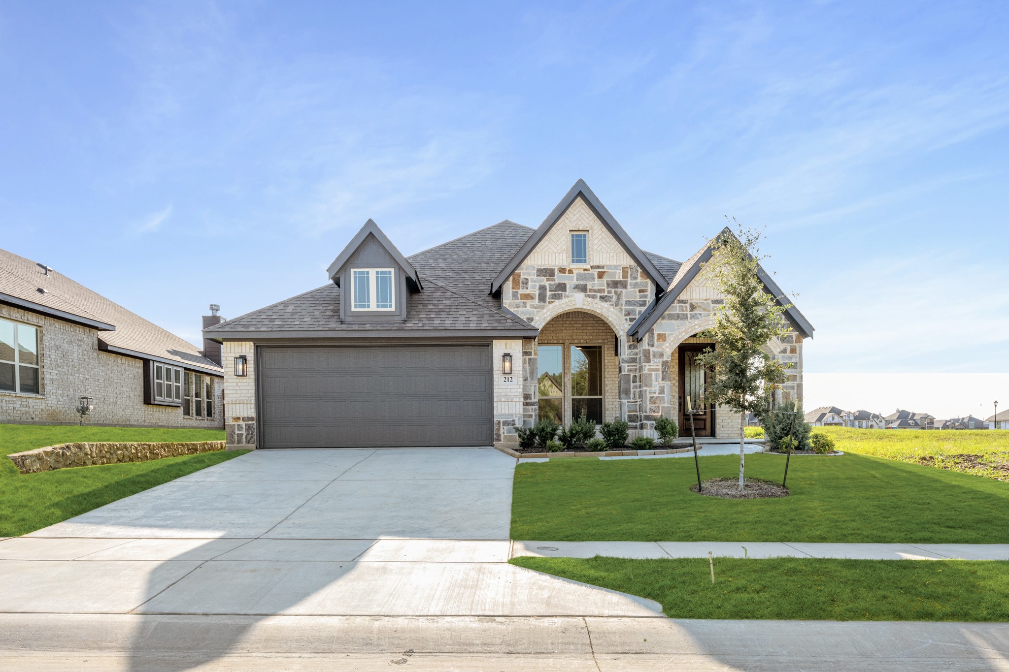 212 Shawnee Trail Alvarado TX 76009