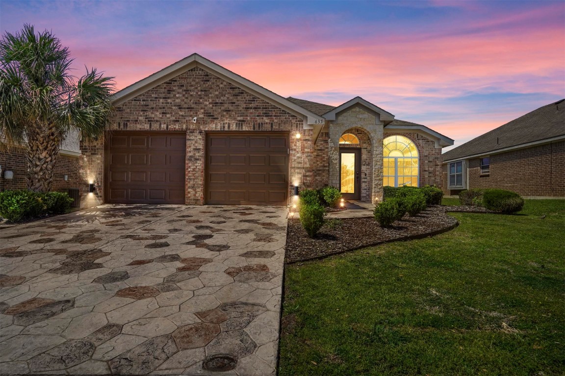 635 Owen Trail Grand Prairie TX 75051
