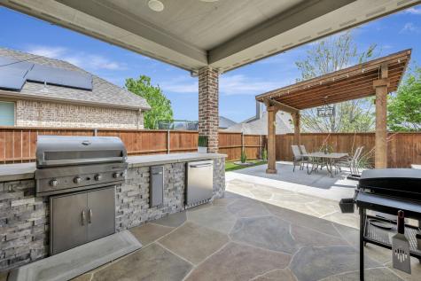 1016 W Bluff Way Roanoke TX 76262