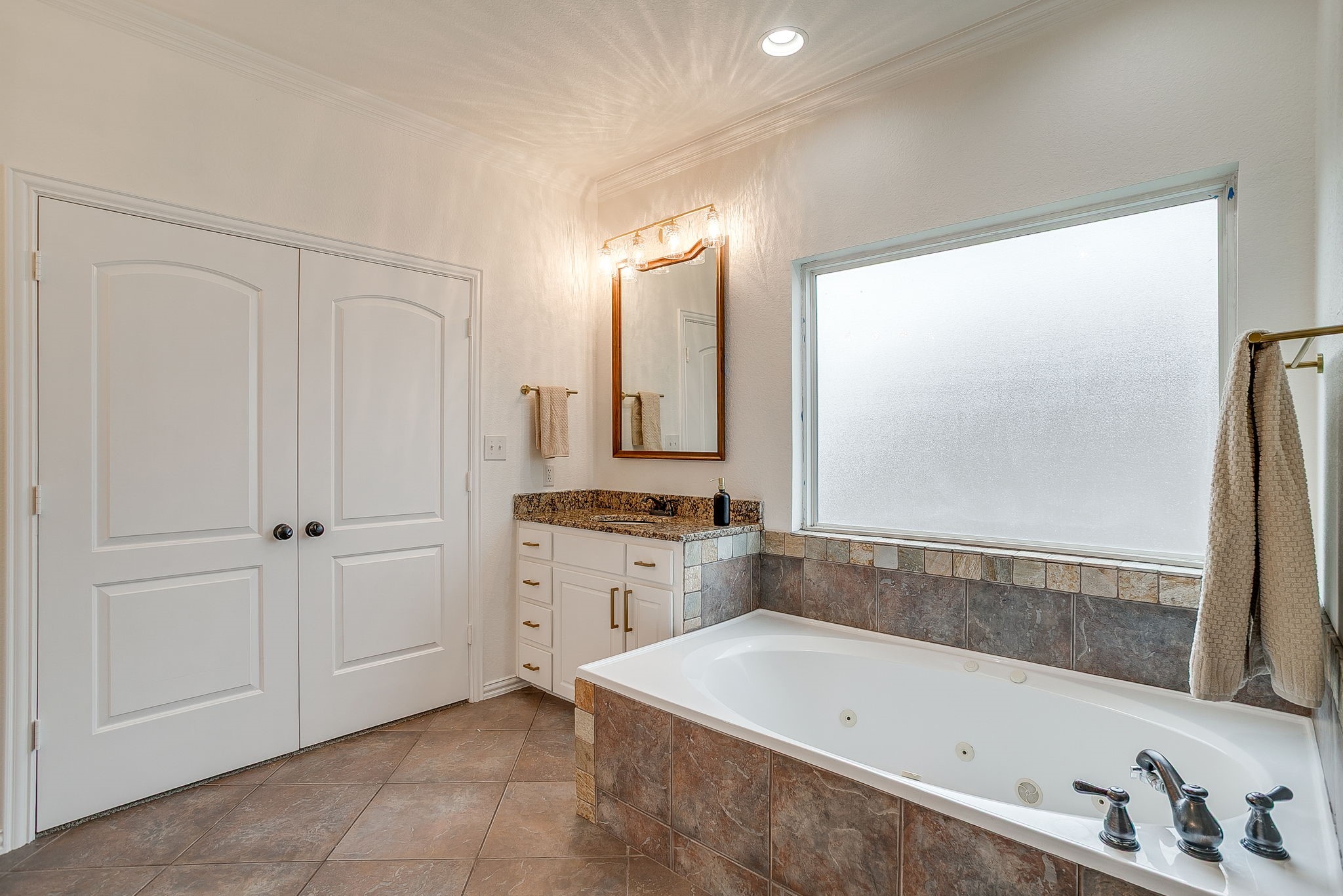 4917 Ridglea Hills Court Fort Worth TX 76116