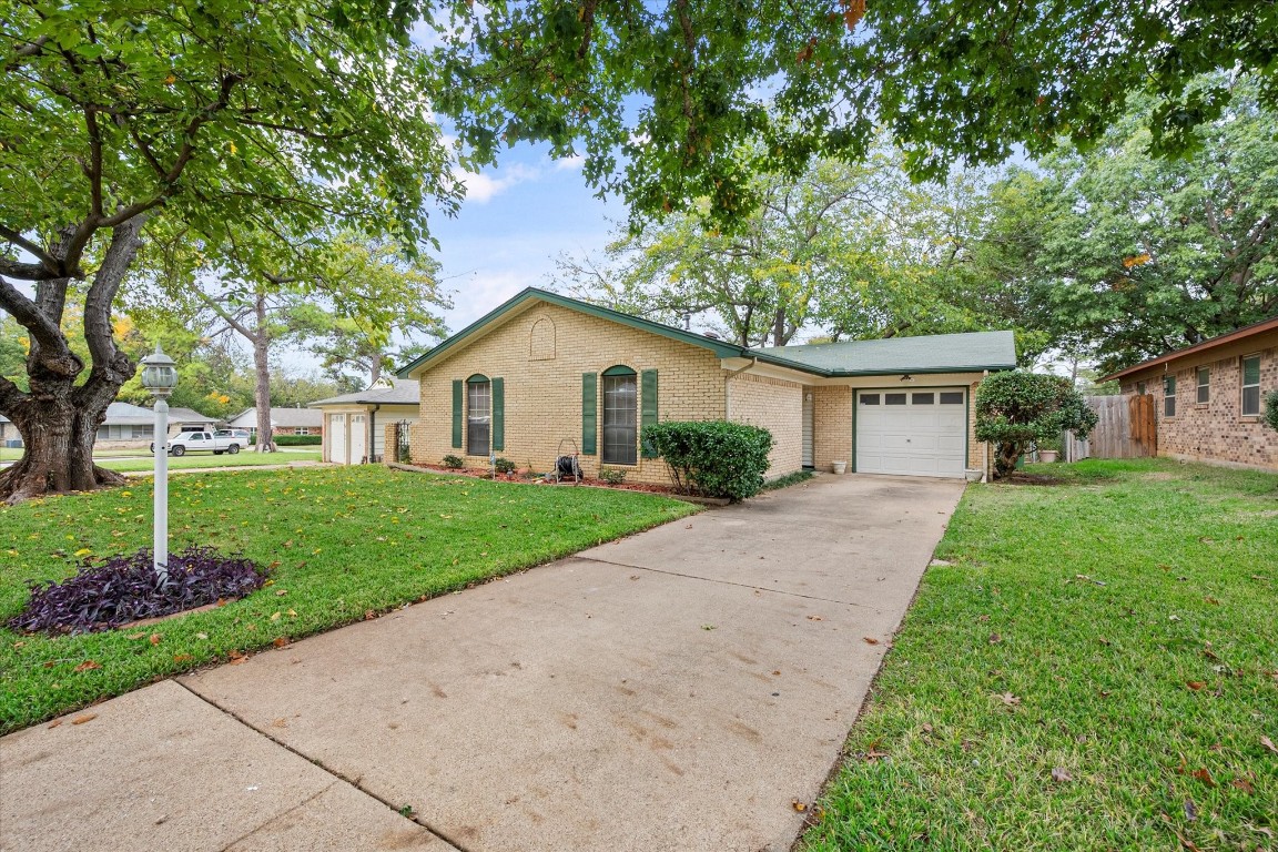 1809 Doss Circle Arlington TX 76013